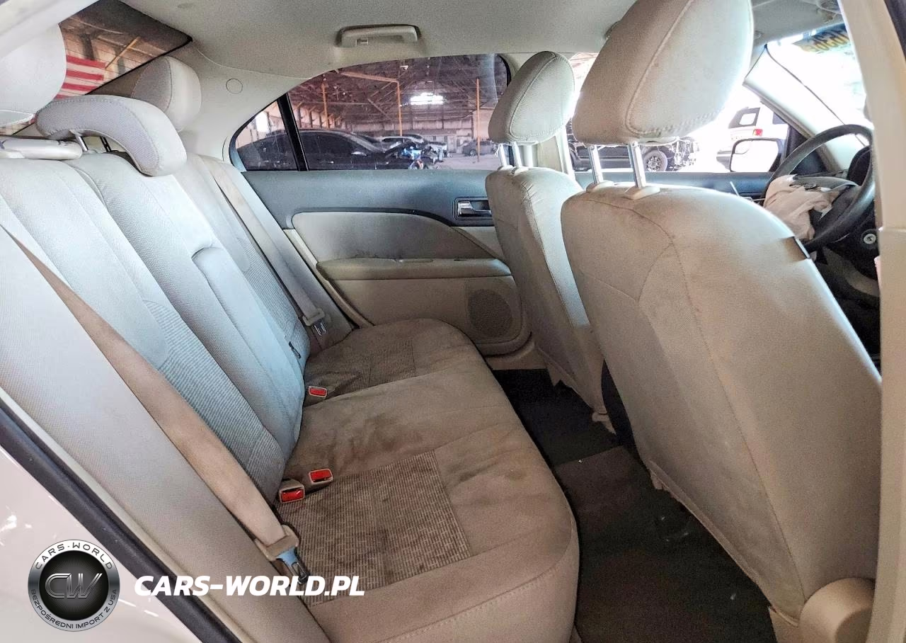 2011 Ford Fusion S VIN:3FAHP0GA7BR246291 - 10