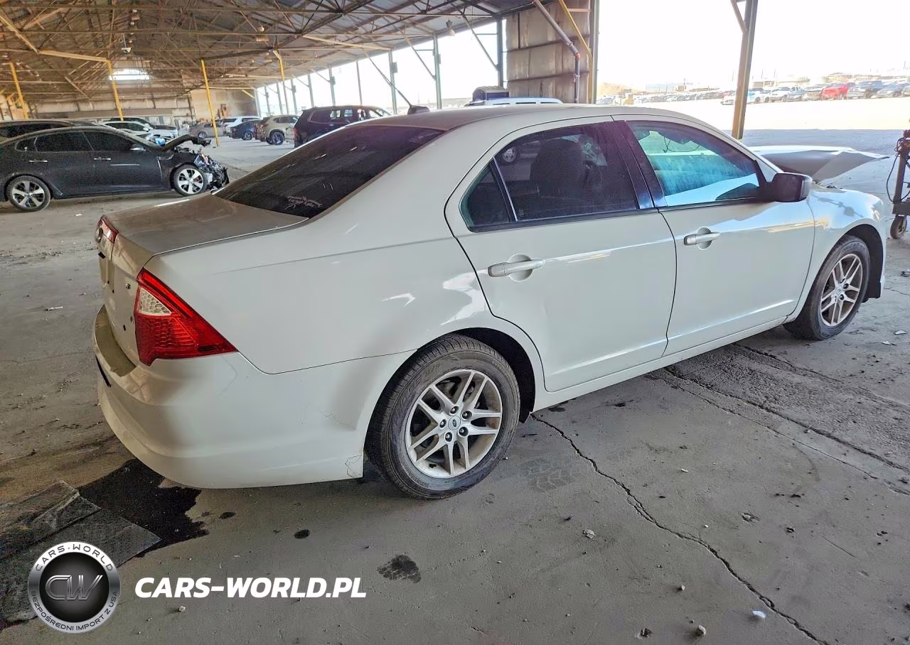 2011 Ford Fusion S VIN:3FAHP0GA7BR246291 - 3