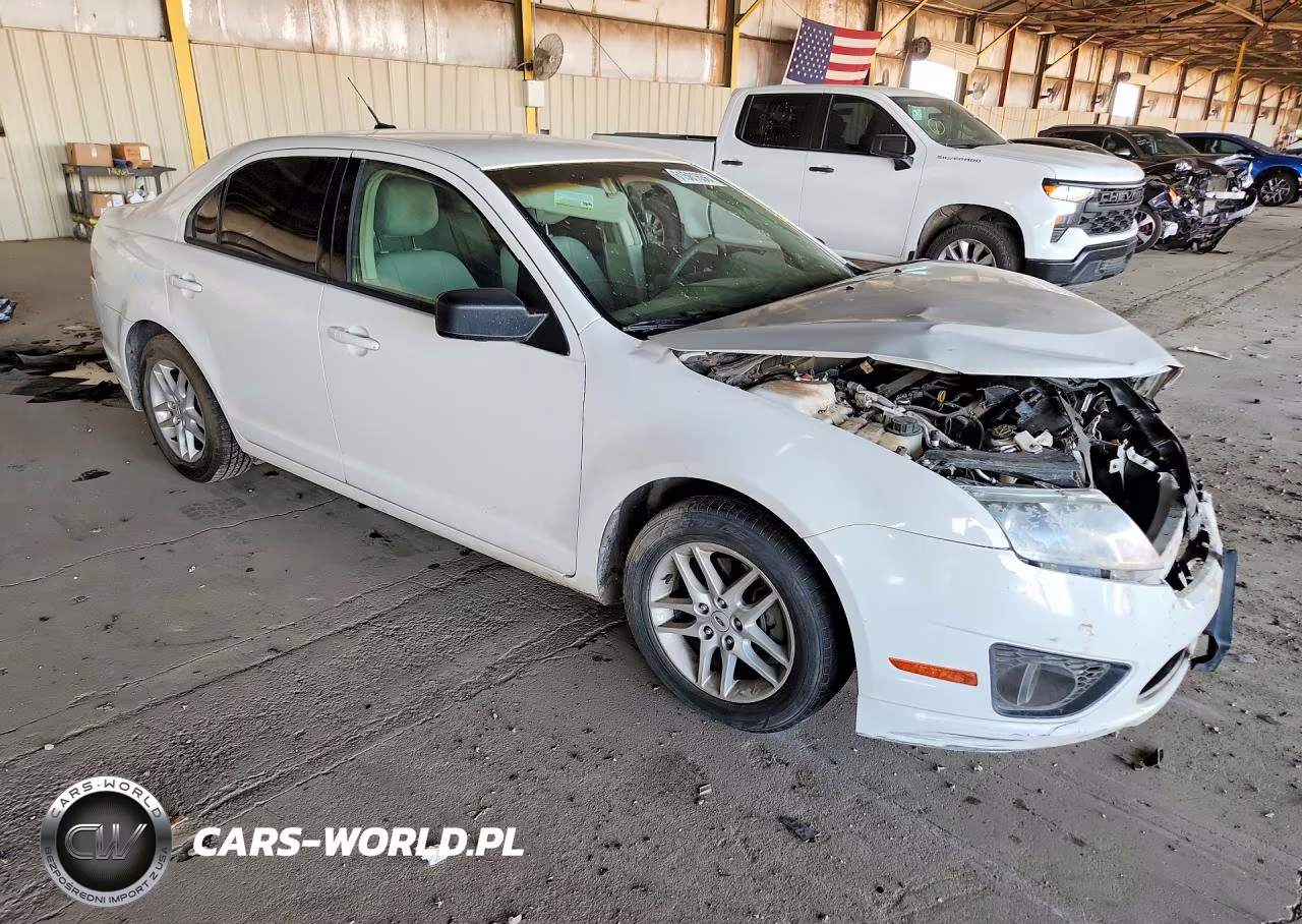 2011 Ford Fusion S VIN:3FAHP0GA7BR246291 - 4