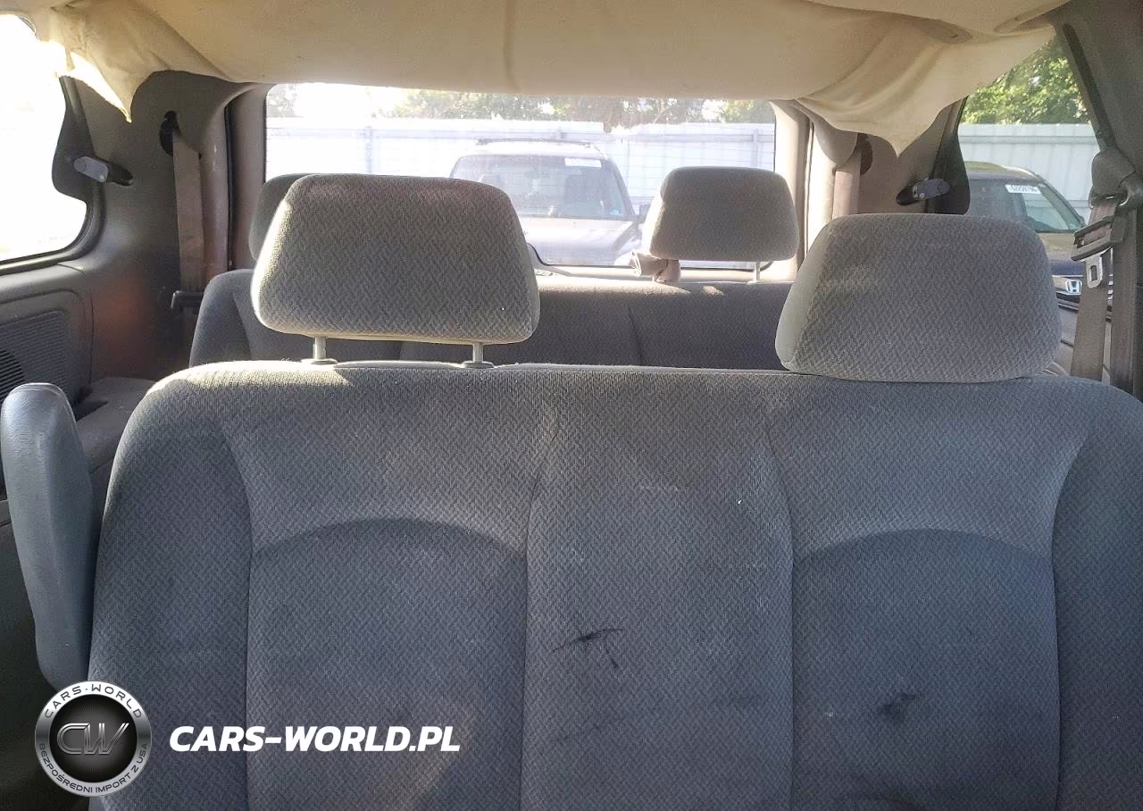 2004 Chrysler Town & Country VIN:1C4GP45RX4B566461 - 10