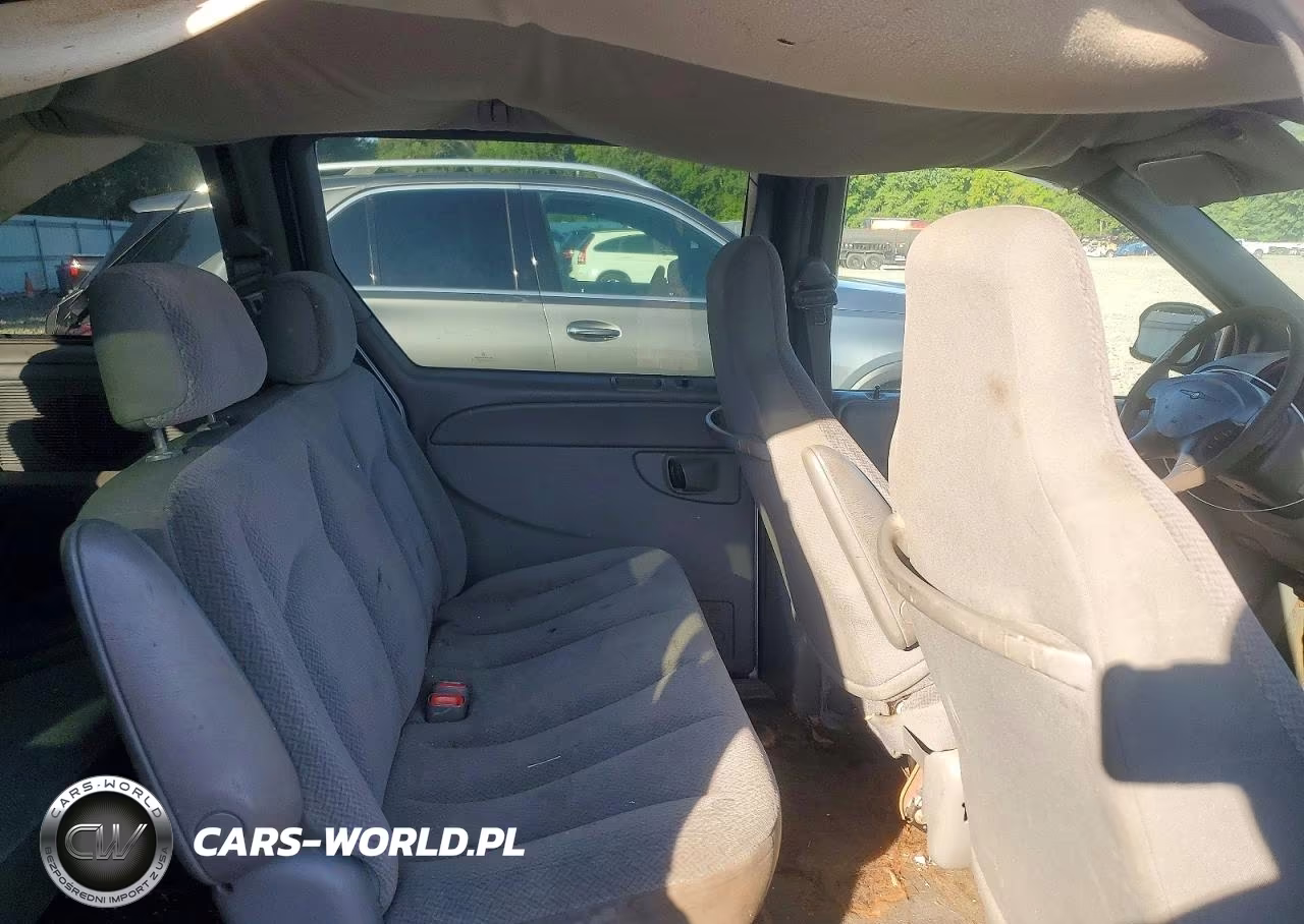 2004 Chrysler Town & Country VIN:1C4GP45RX4B566461 - 11