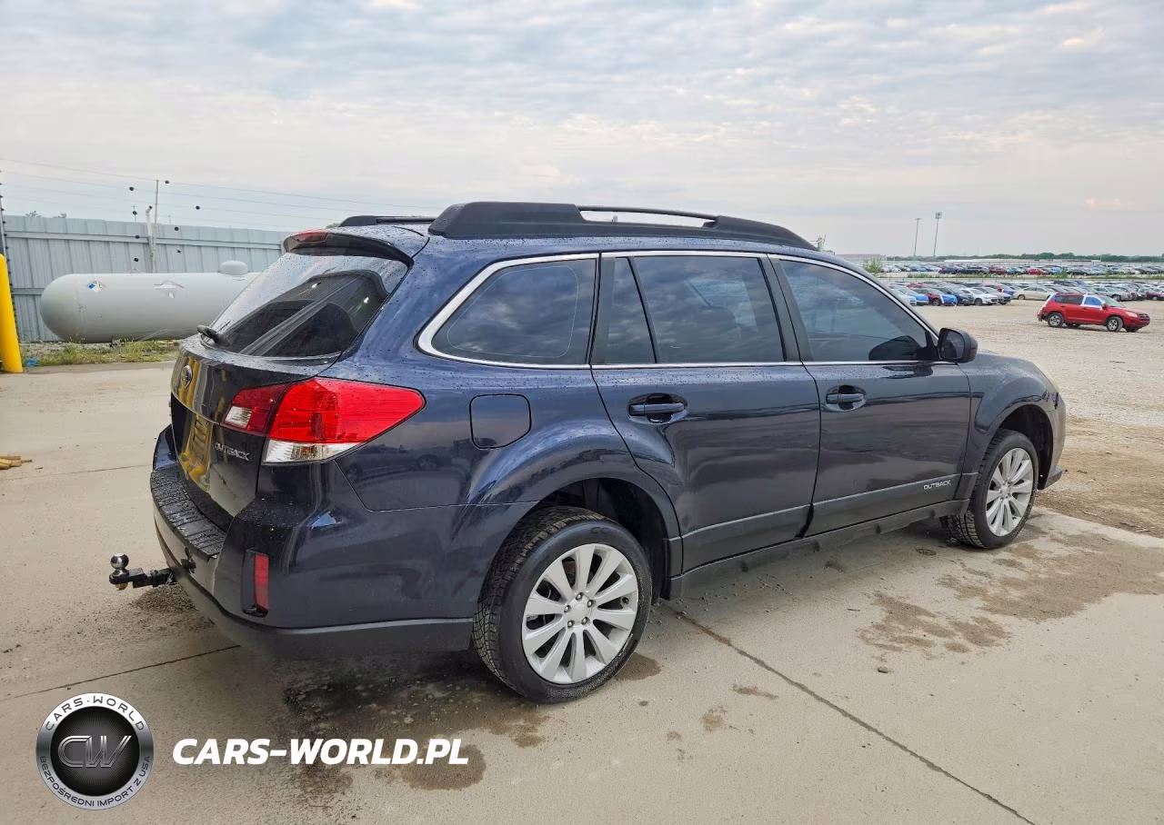 2013 Subaru Outback 2.5I VIN:4S4BRCAC8D1322700 - 3