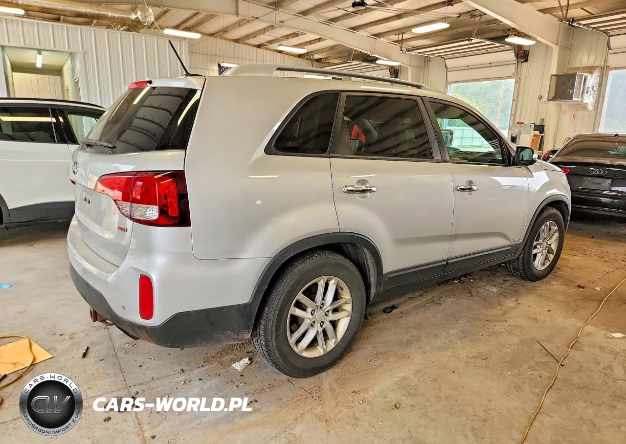 2015 Kia Sorento Lx VIN:5XYKTCA69FG592327 - 3