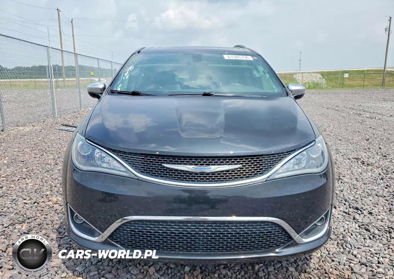 2018 Chrysler Pacifica Limited VIN:2C4RC1GG0JR232953 - 5