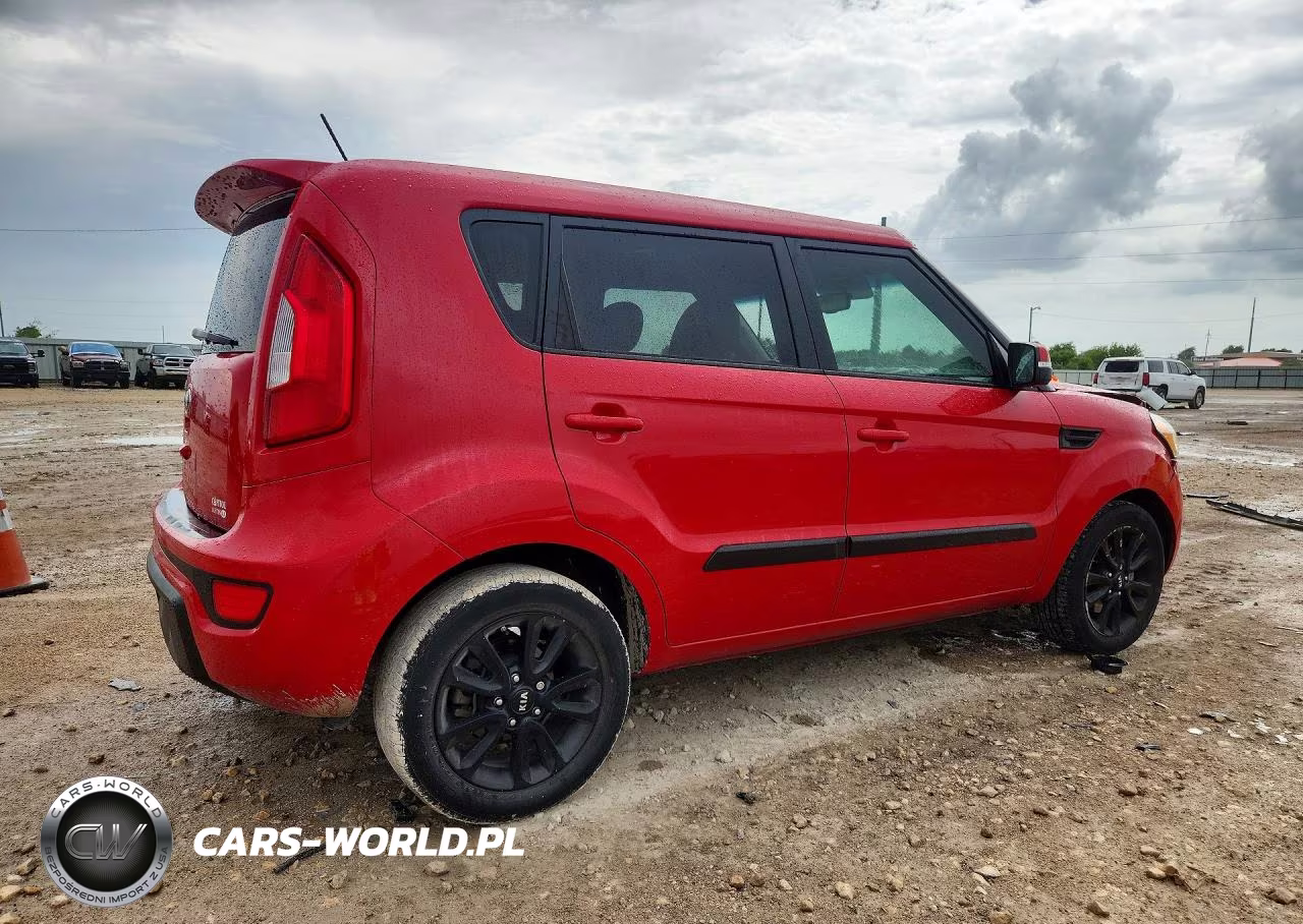 2013 Kia Soul + VIN:KNDJT2A60D7566117 - 3