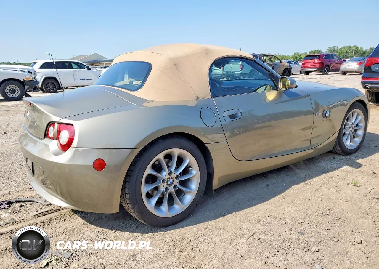 2005 BMW Z4 2.5 VIN:4USBT33545LS57946 - 3