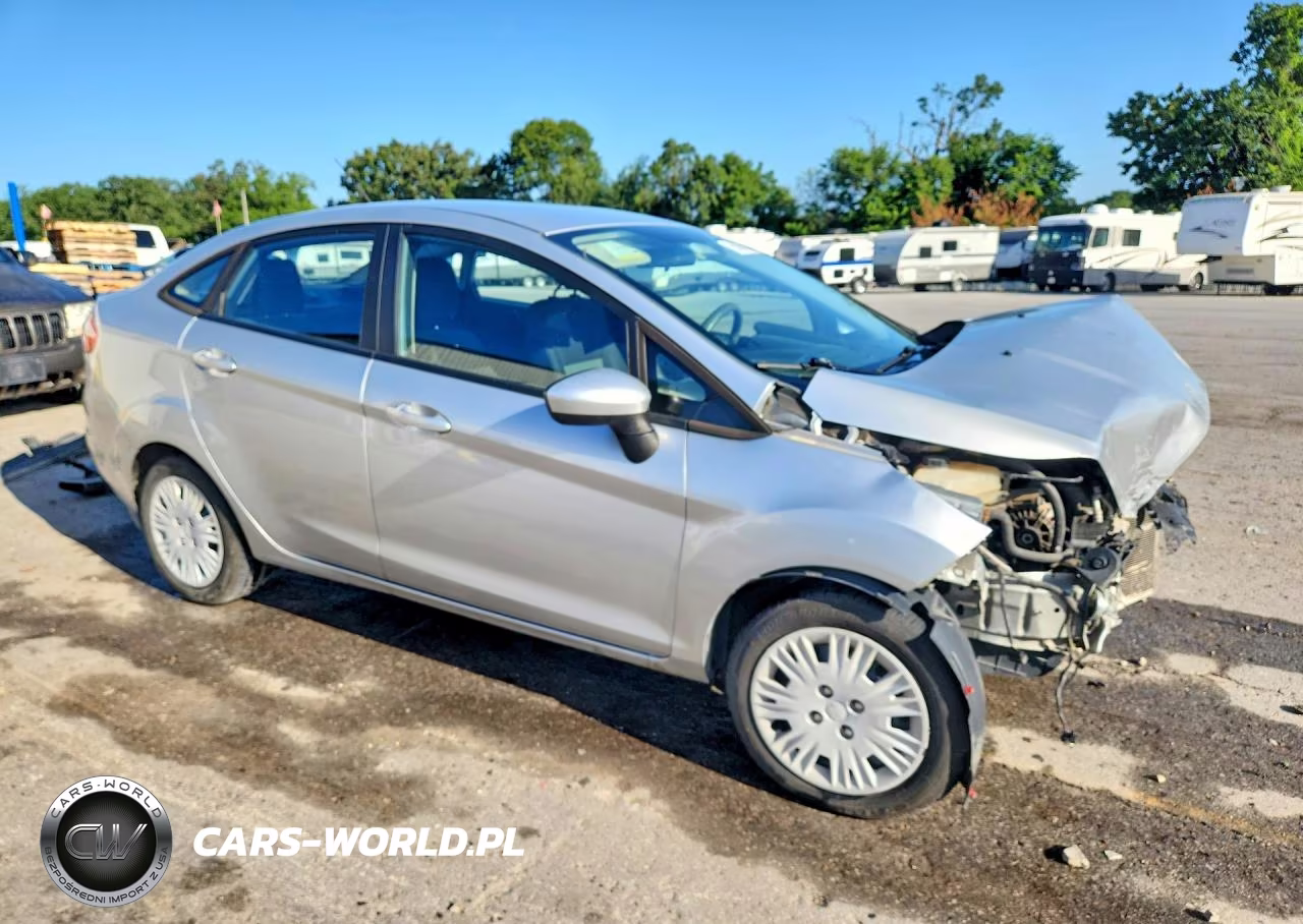 2016 Ford Fiesta S VIN:3FADP4AJ1GM104845 - 4