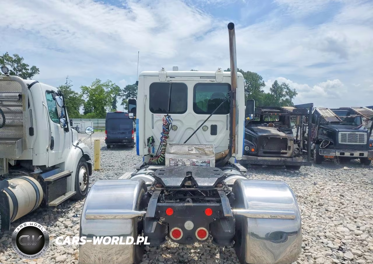2013 Freightliner Cascadia Semi Truck VIN:3AKBGDDV9DSFG3596 - 6