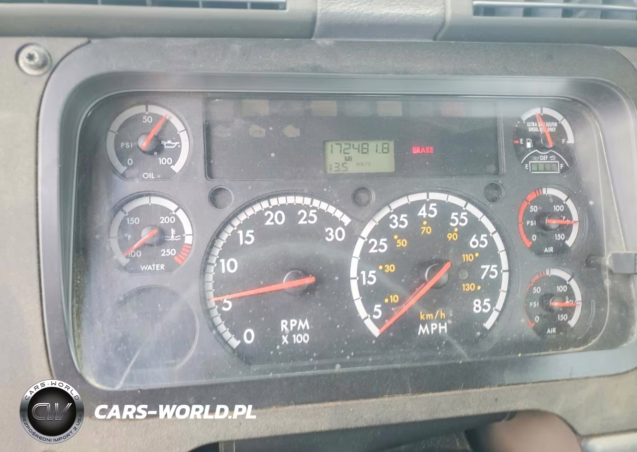2013 Freightliner Cascadia Semi Truck VIN:3AKBGDDV9DSFG3596 - 9