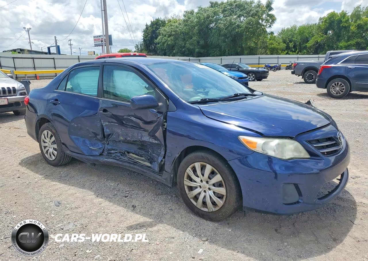 2013 Toyota Corolla Le VIN:5YFBU4EE9DP161774 - 4