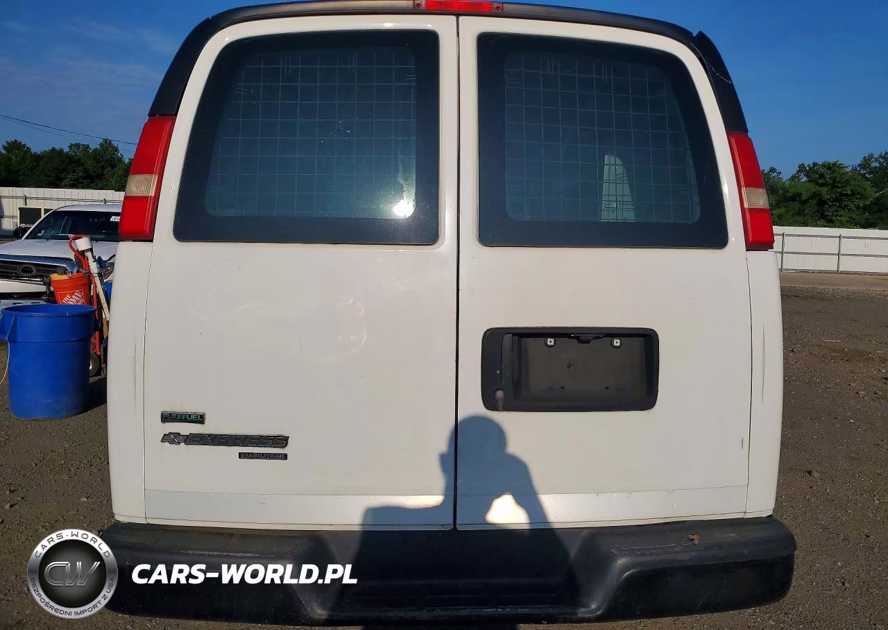 2011 Chevrolet Express G2500 VIN:1GCWGFCAXB1180730 - 6