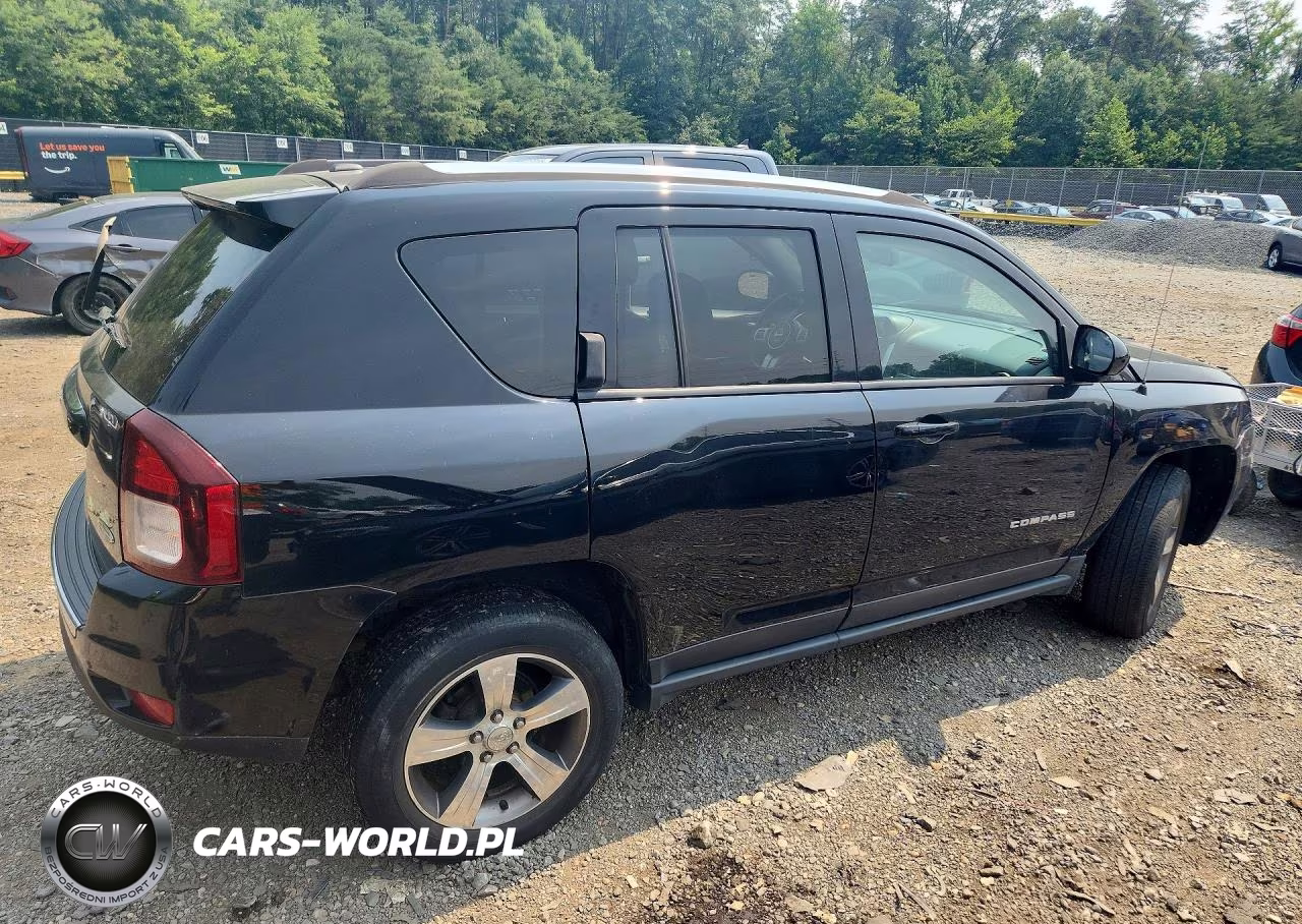 2016 Jeep Compass Latitude VIN:1C4NJDEB3GD696926 - 3
