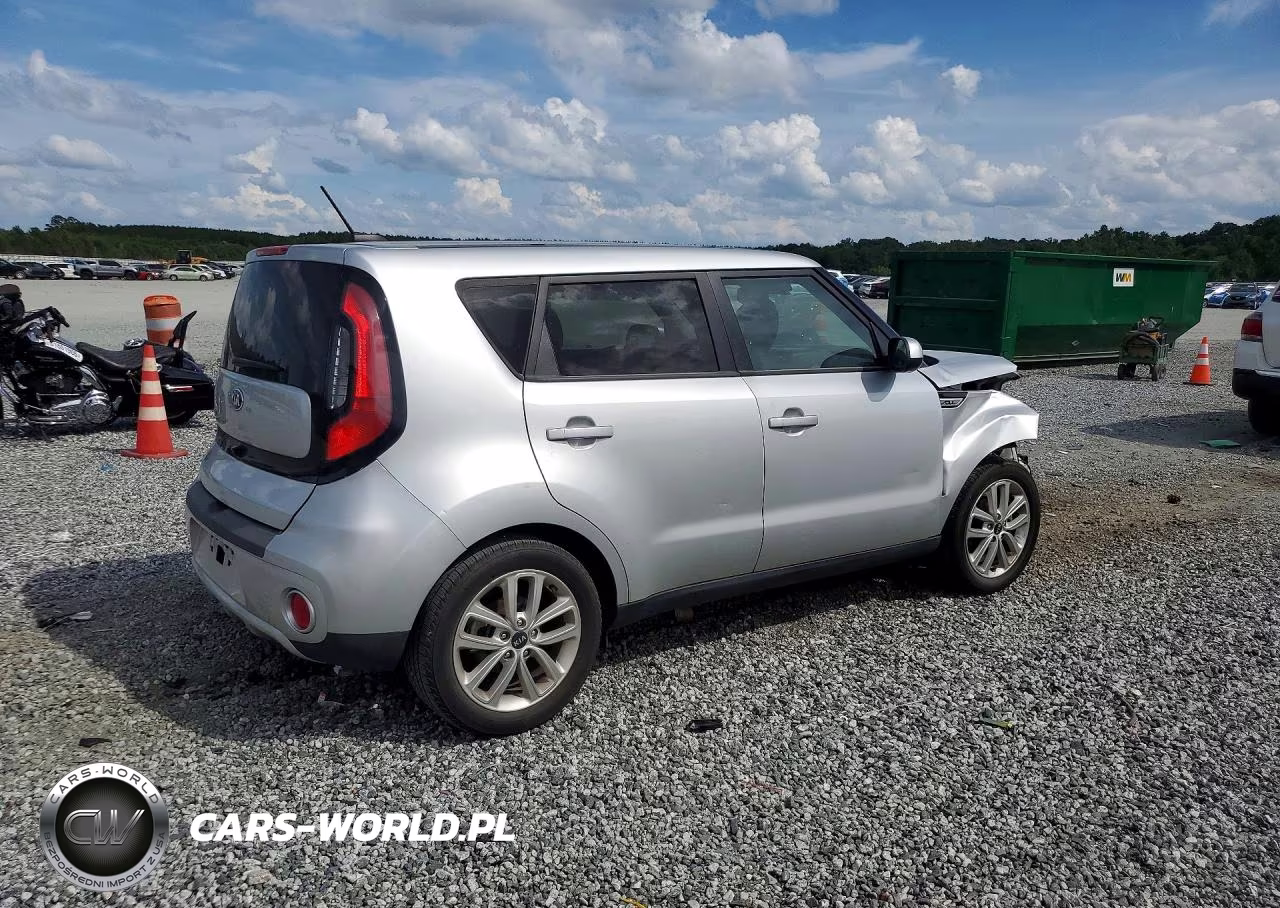 2018 Kia Soul + VIN:KNDJP3A56J7574705 - 3