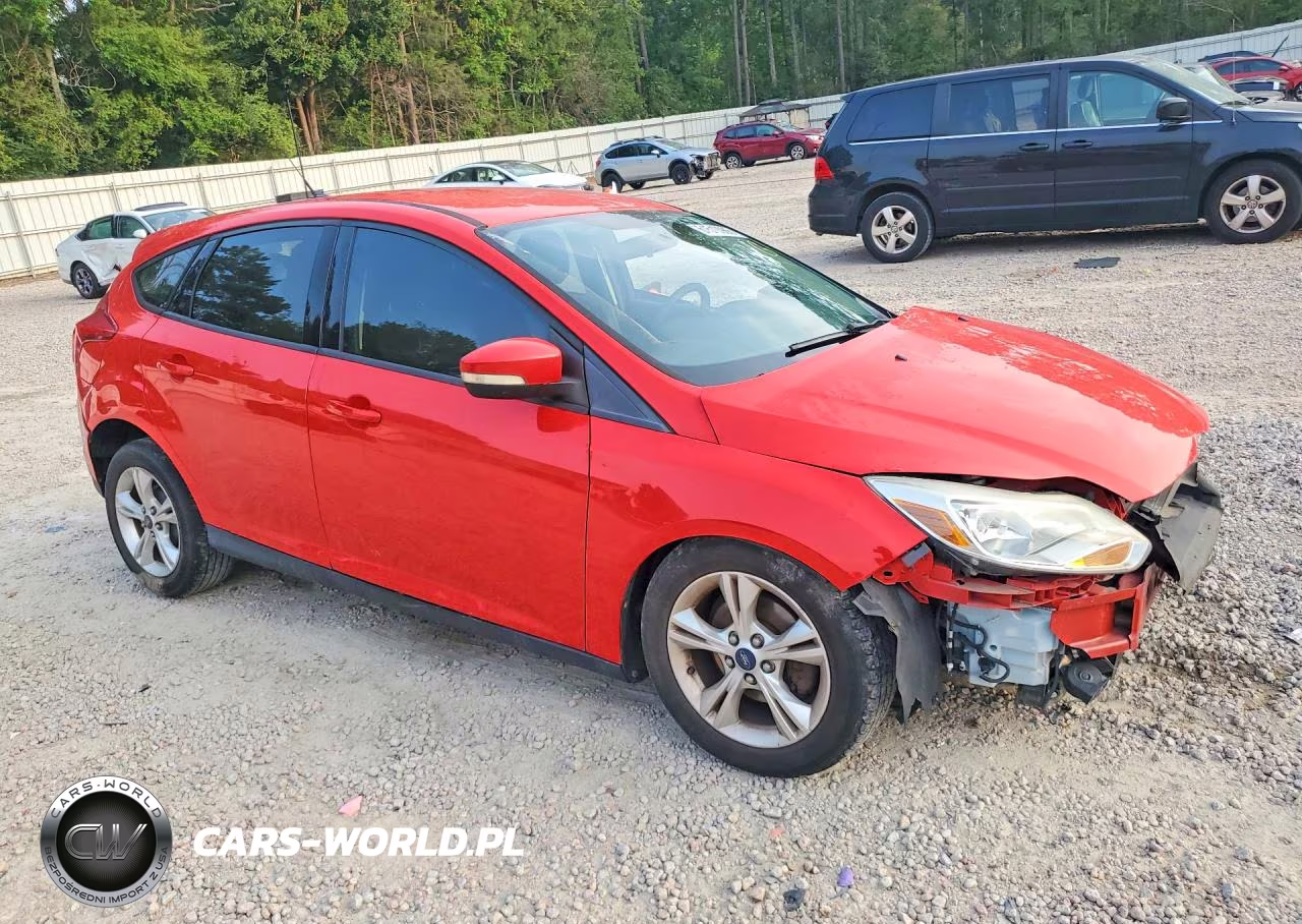 2013 Ford Focus Se VIN:1FADP3K28DL317970 - 4