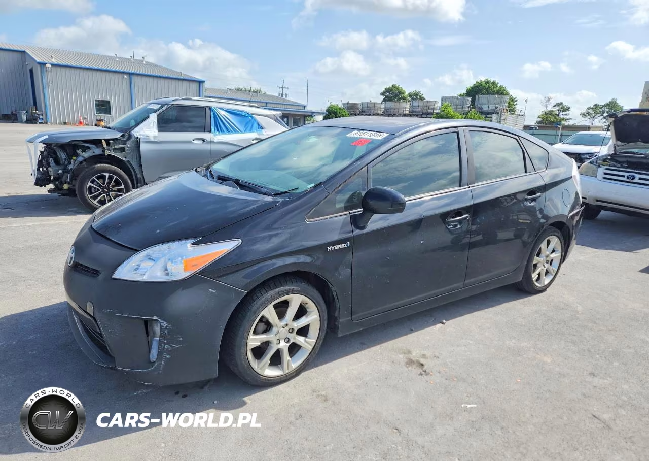 2014 Toyota Prius Three – zdjęcie 1 z 12