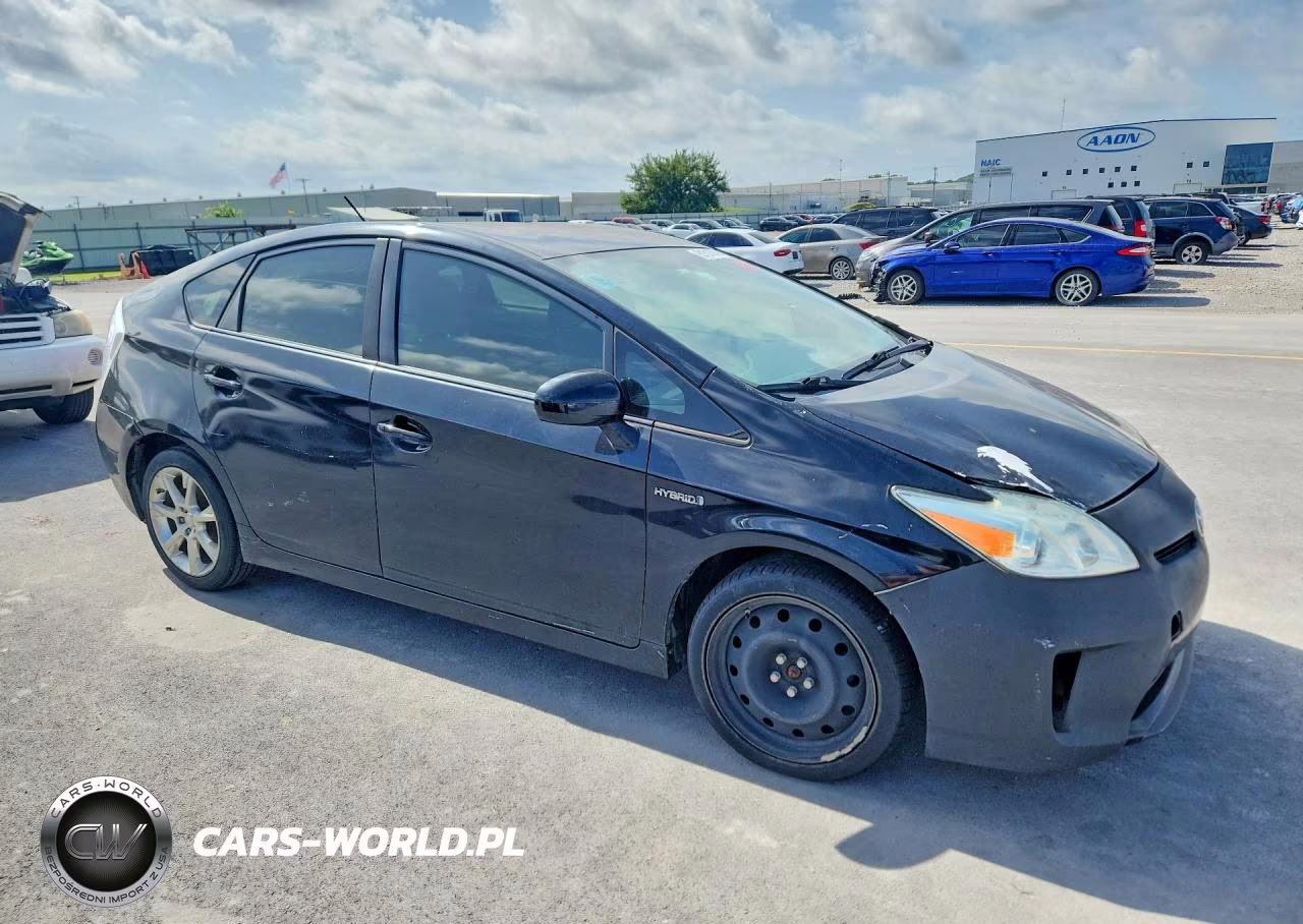 2014 Toyota Prius Three VIN:JTDKN3DU2E1811938 - 4