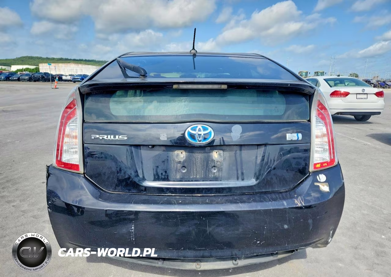 2014 Toyota Prius Three VIN:JTDKN3DU2E1811938 - 6