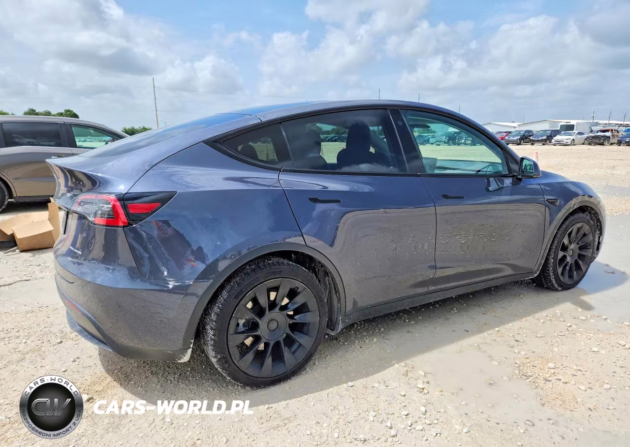2021 Tesla Model Y VIN:5YJYGDEE3MF076670 - 3