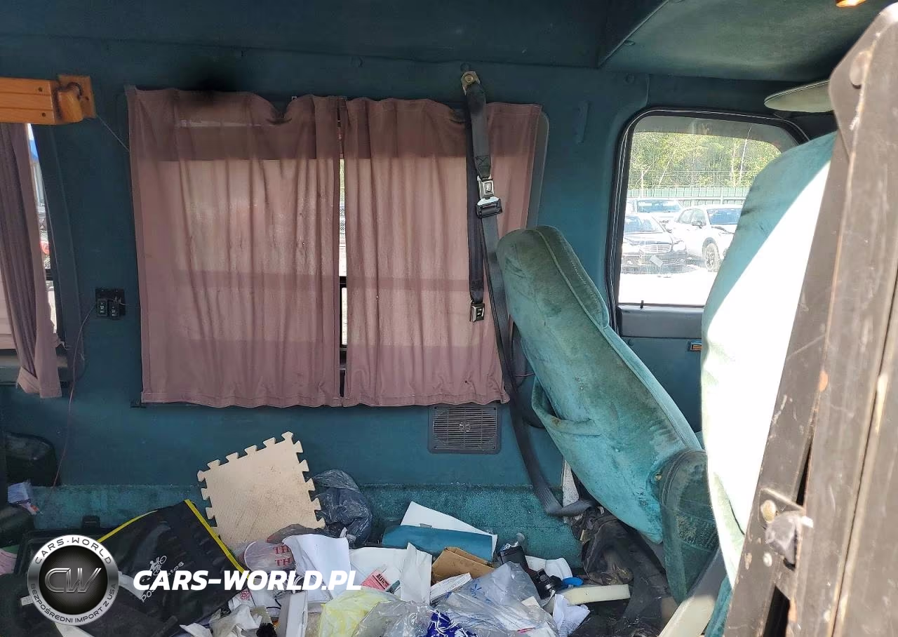 1996 Ford Econoline E150 Van VIN:1FDEE14H4THA31363 - 11
