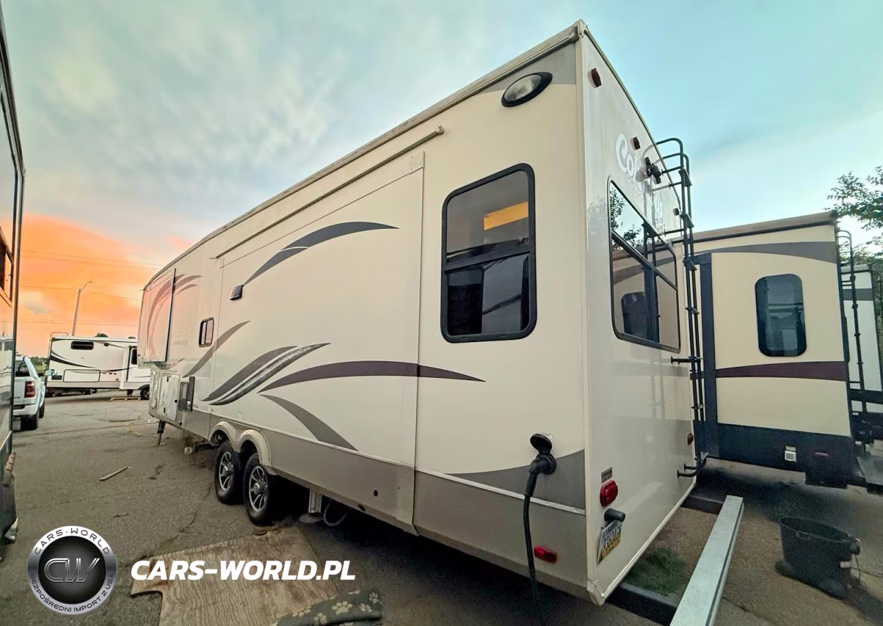 2017 Forest River Columbus Compass Series Slide-In Camper VIN:4X4FCMH27H6006556 - 3