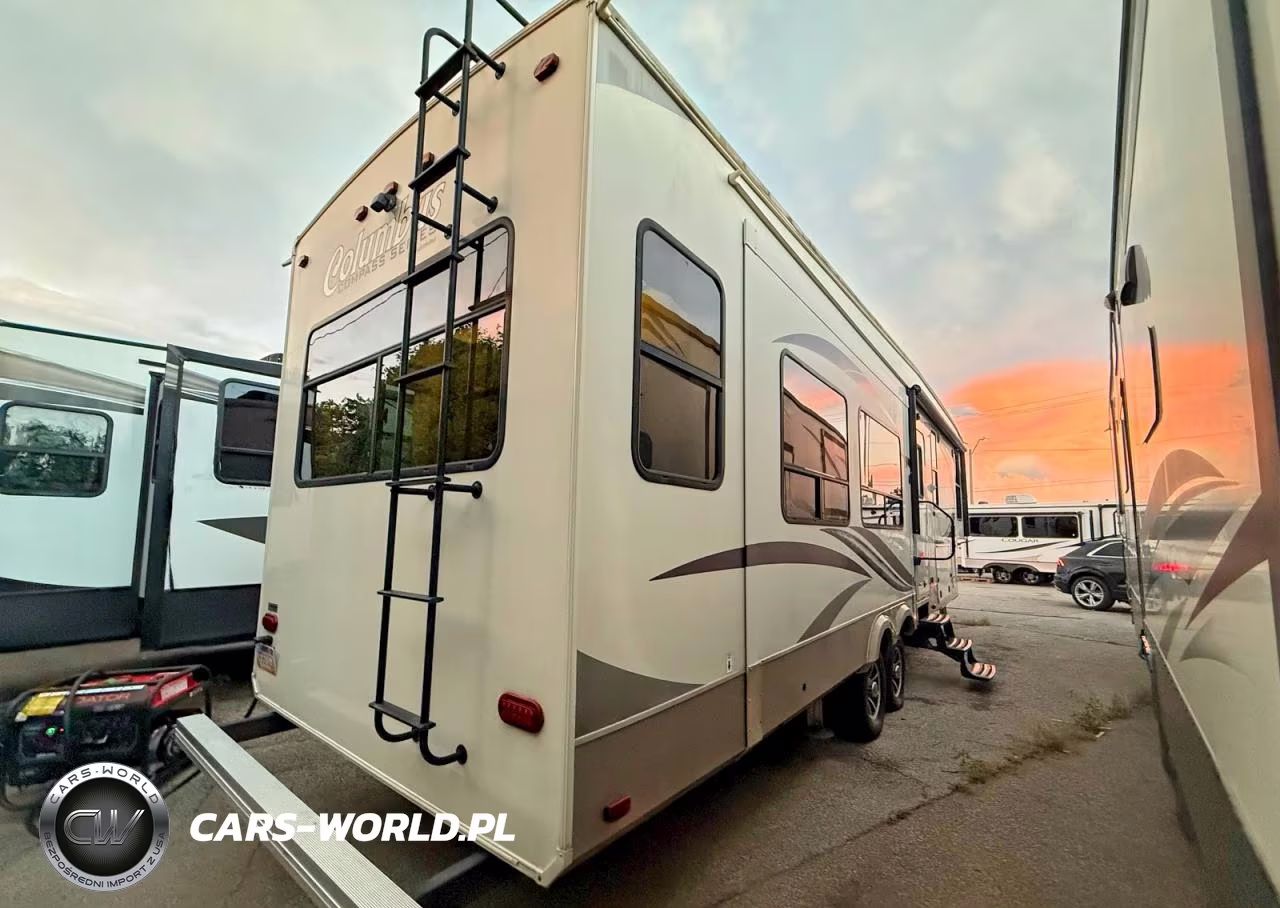 2017 Forest River Columbus Compass Series Slide-In Camper VIN:4X4FCMH27H6006556 - 4