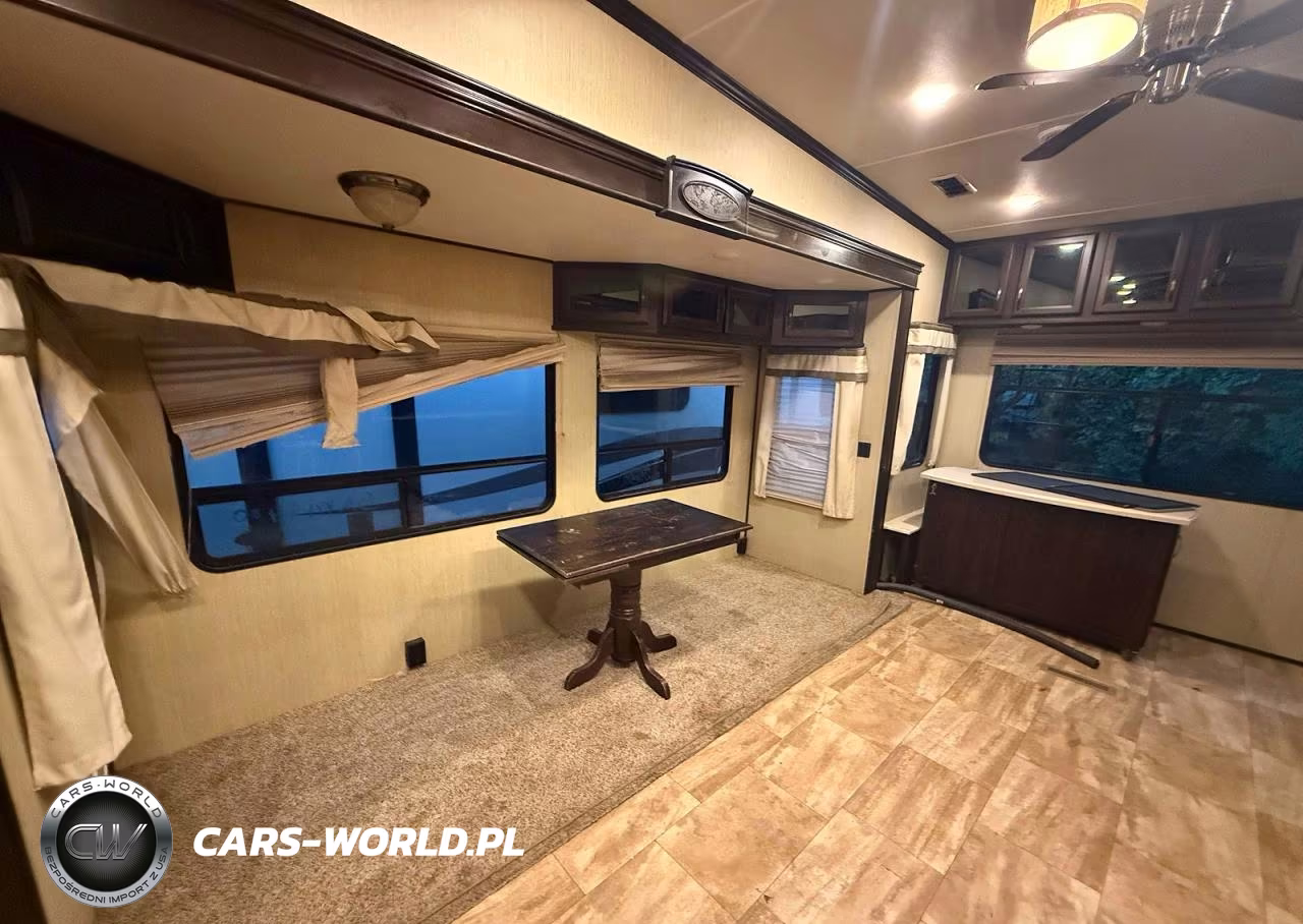 2017 Forest River Columbus Compass Series Slide-In Camper VIN:4X4FCMH27H6006556 - 6