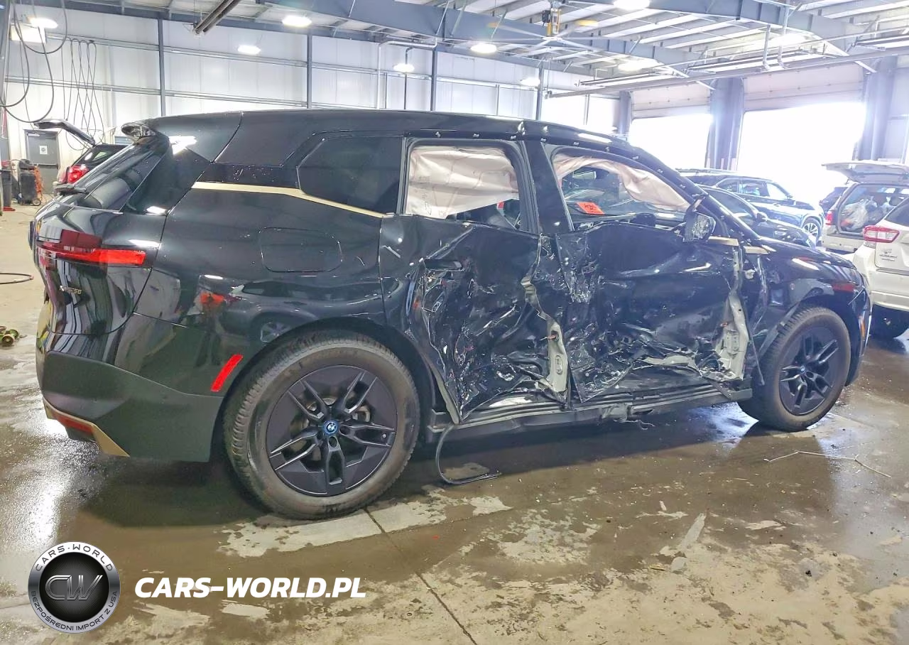 2025 BMW Ix xDrive50 VIN:WB523CF02SCU36158 - 3