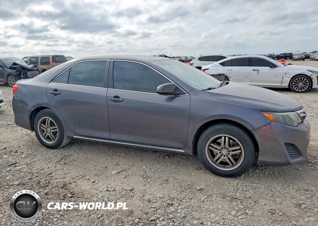 2013 Toyota Camry Le VIN:4T4BF1FK1DR283398 - 4