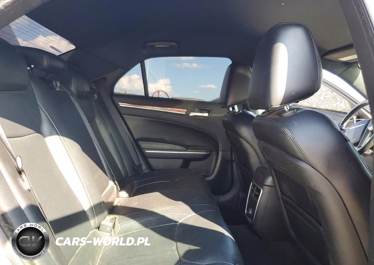 2014 Chrysler 300 VIN:2C3CCAAG4EH175669 - 10