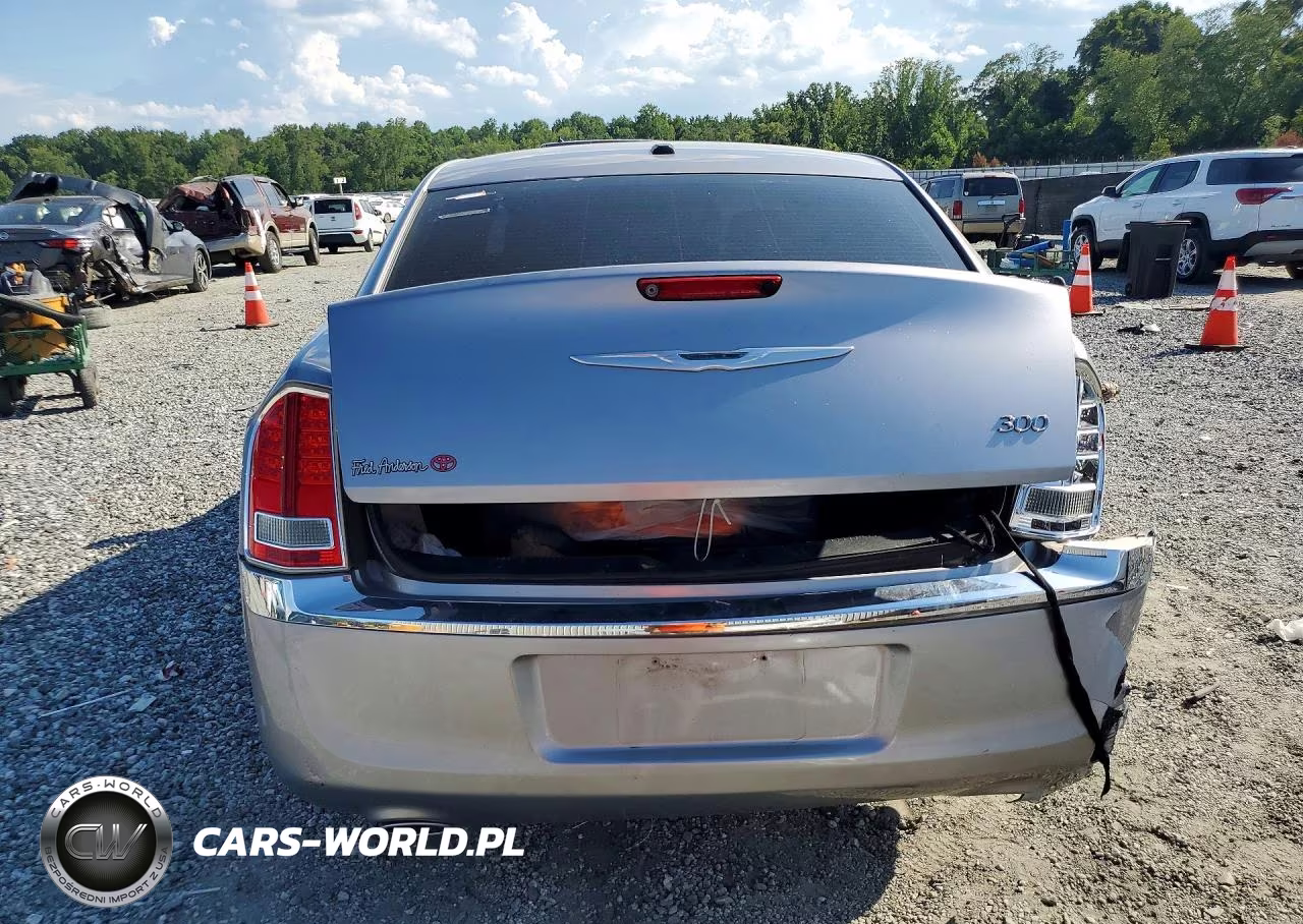 2014 Chrysler 300 VIN:2C3CCAAG4EH175669 - 6