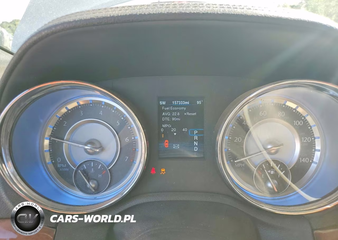 2014 Chrysler 300 VIN:2C3CCAAG4EH175669 - 9