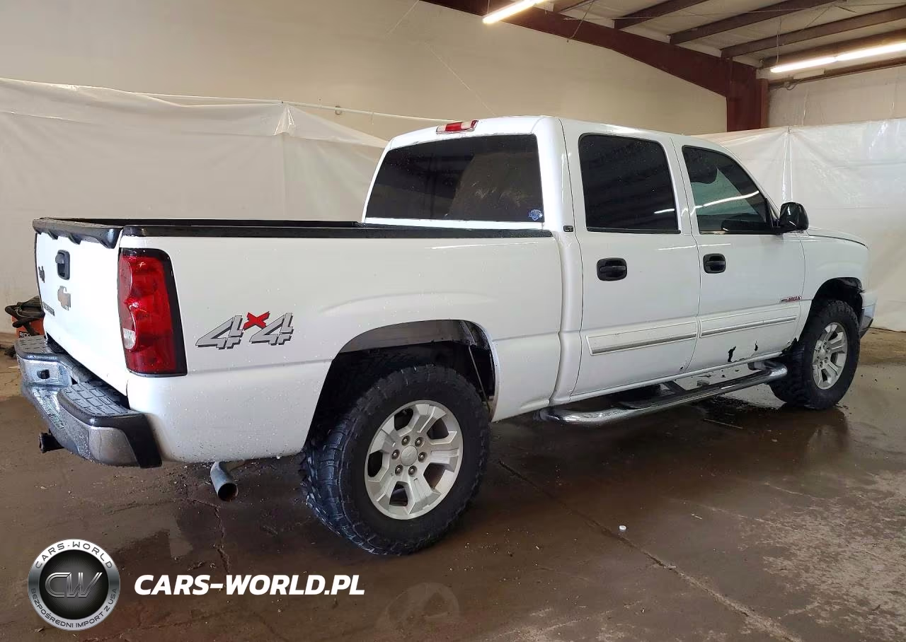 2007 Chevrolet Silverado K1500 Classic Crew Cab VIN:2GCEK13Z571160664 - 3