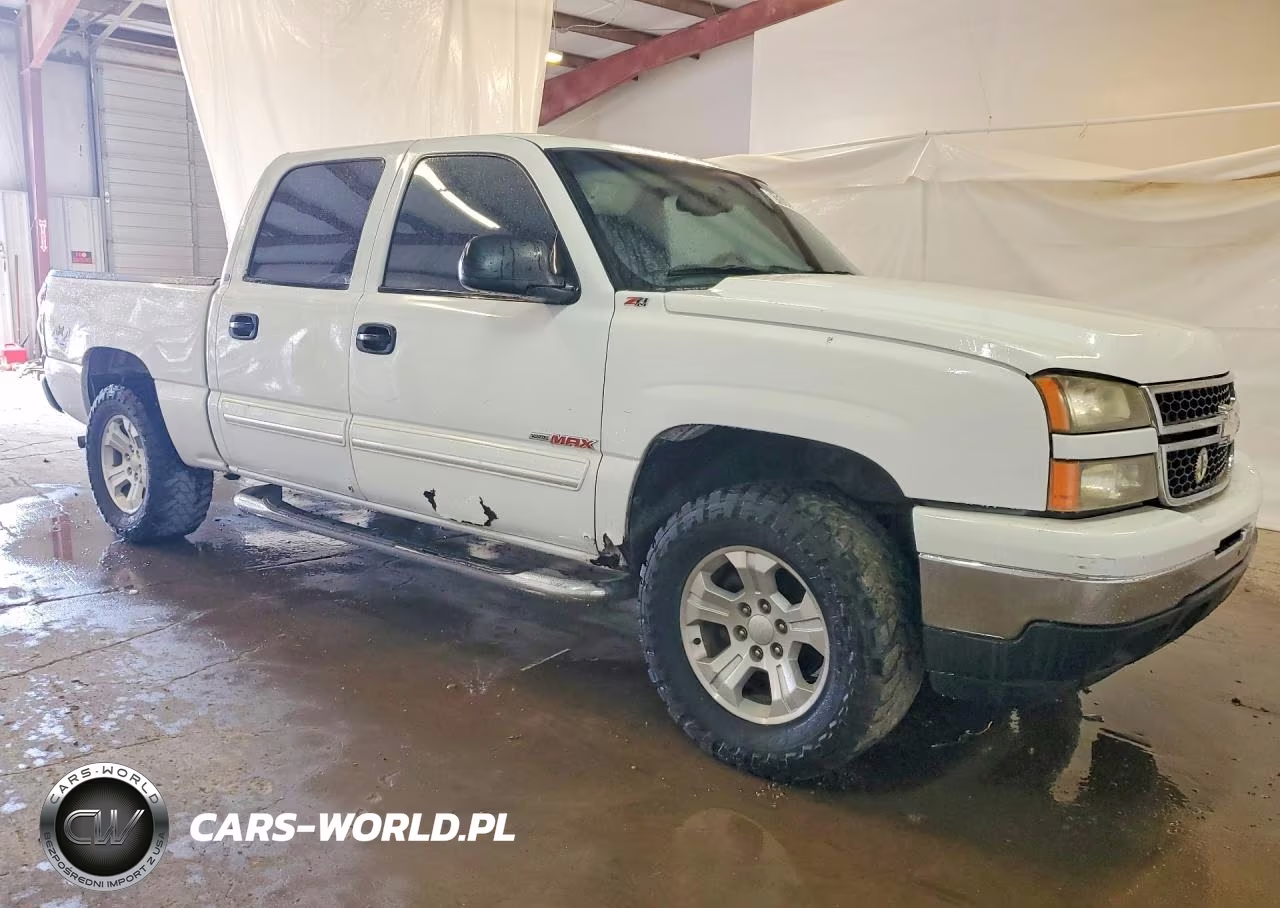 2007 Chevrolet Silverado K1500 Classic Crew Cab VIN:2GCEK13Z571160664 - 4