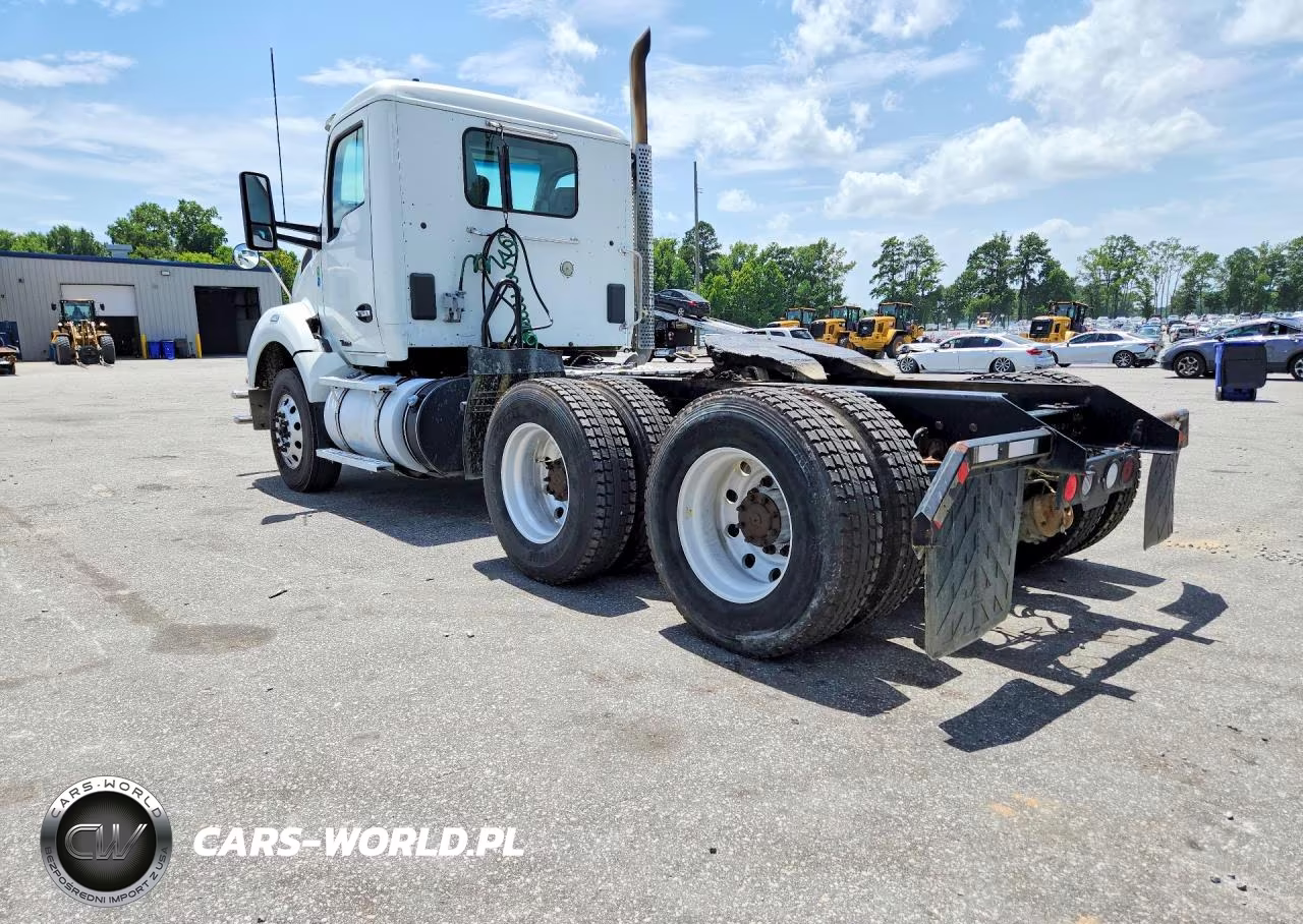 2017 Kenworth T880 - Semi Truck VIN:1XKZDP9X9HJ168606 - 2
