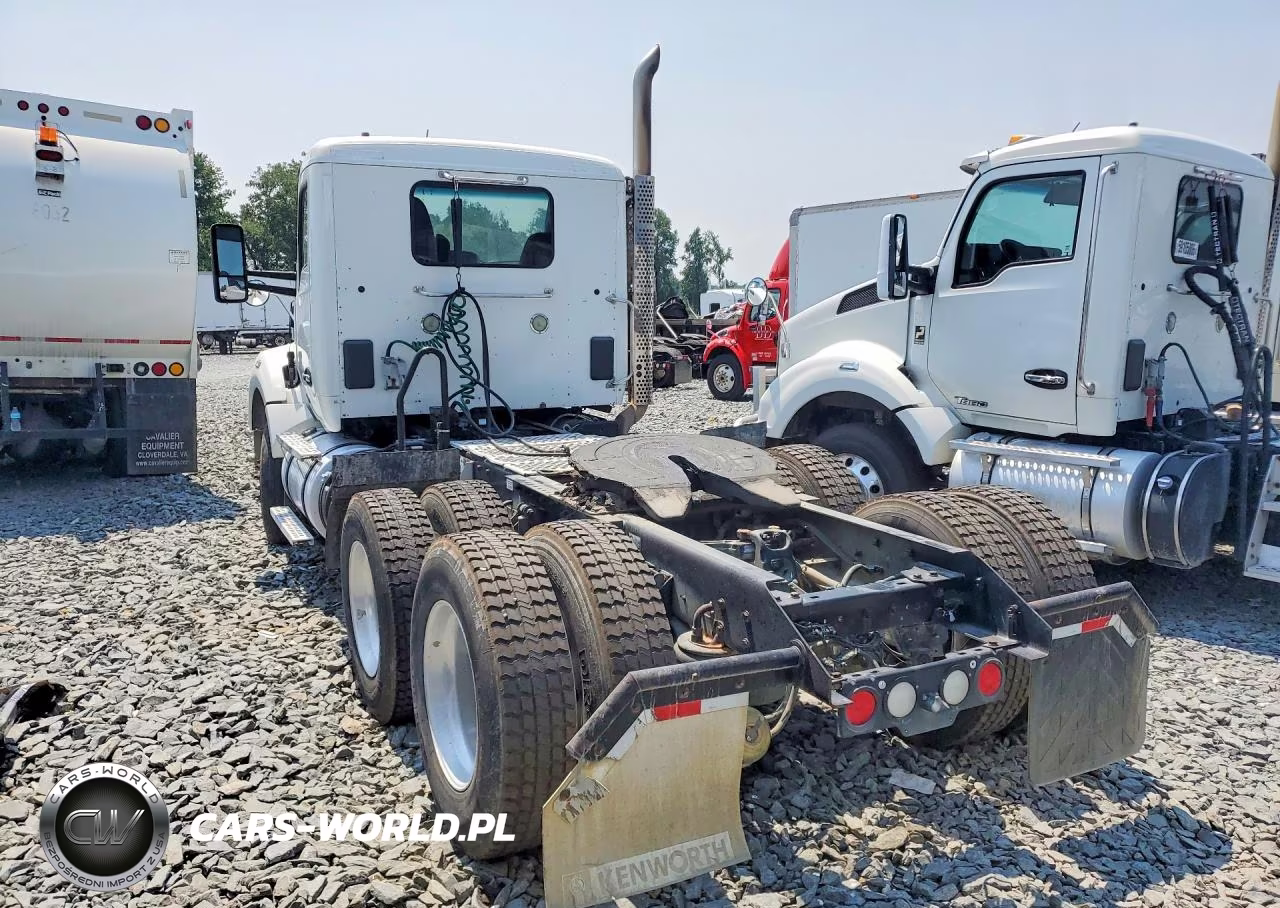 2017 Kenworth T880 - Semi Truck VIN:1XKZDP9X1HJ168602 - 2
