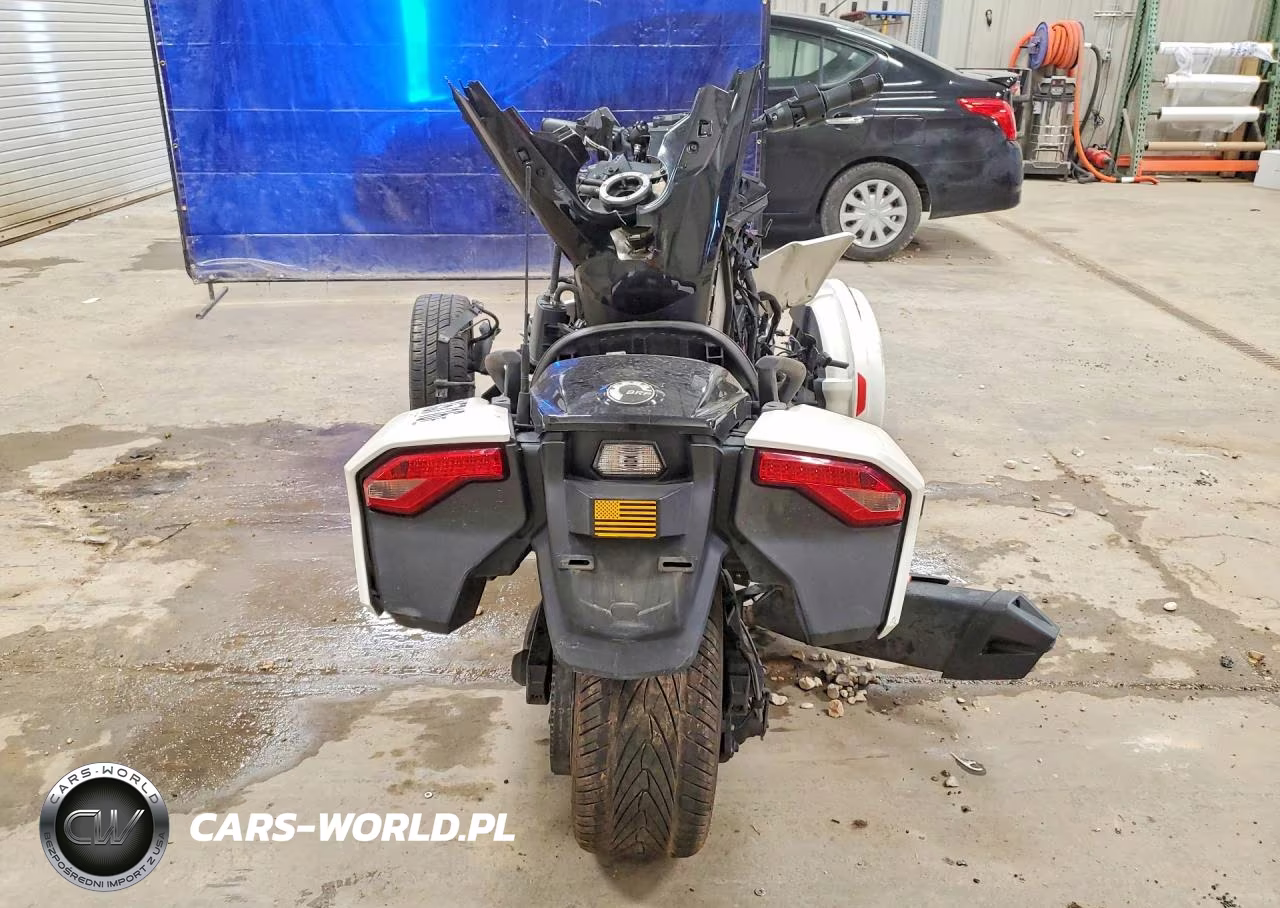 2021 Can-Am Spyder Roadster F3-T VIN:2BXREDD29MV000397 - 4