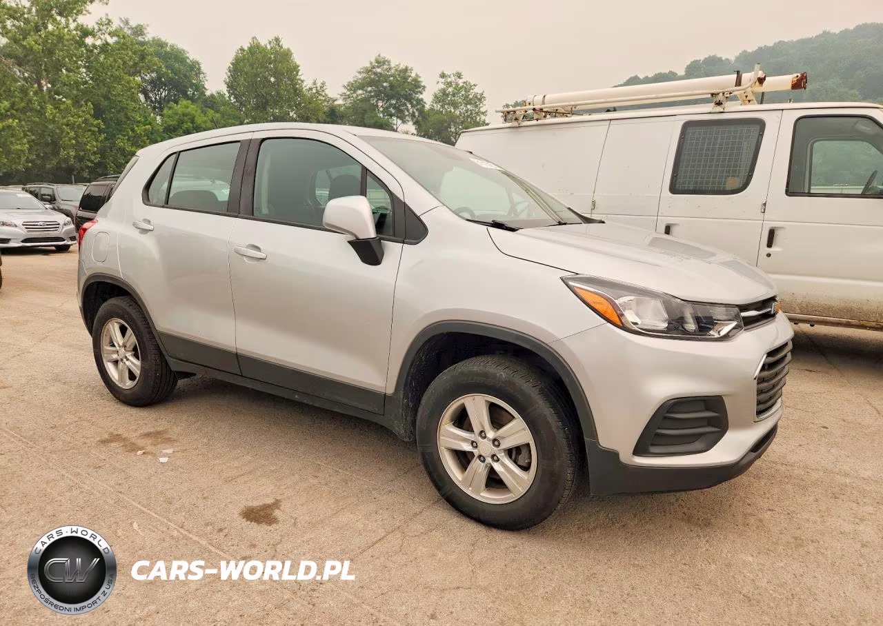 2019 Chevrolet Trax Ls VIN:3GNCJNSBOKL238515 - 4