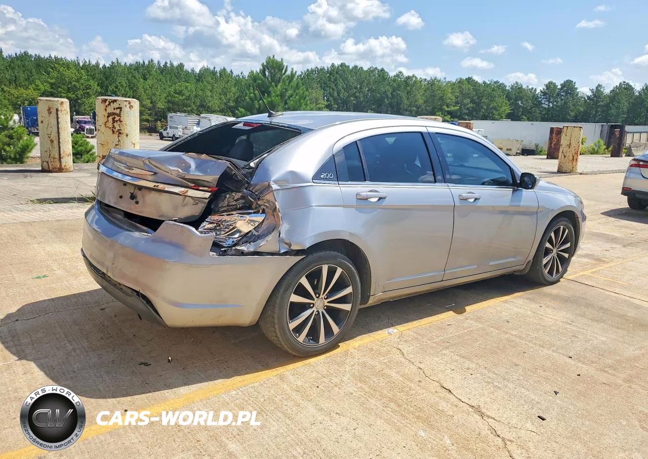 2013 Chrysler 200 Touring VIN:1C3CCBBB1DN541960 - 3