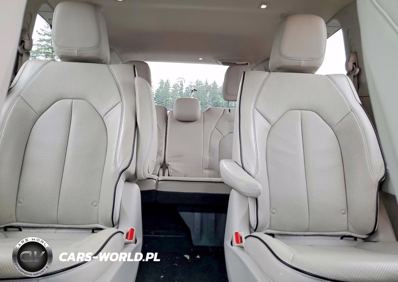 2017 Chrysler Pacifica Ehybrid Platinum VIN:2C4RC1N7XHR789107 - 10