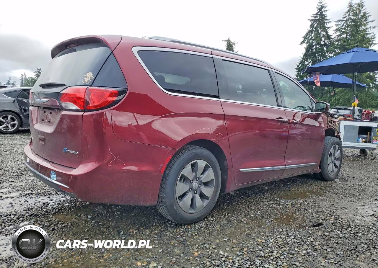 2017 Chrysler Pacifica Ehybrid Platinum VIN:2C4RC1N7XHR789107 - 3