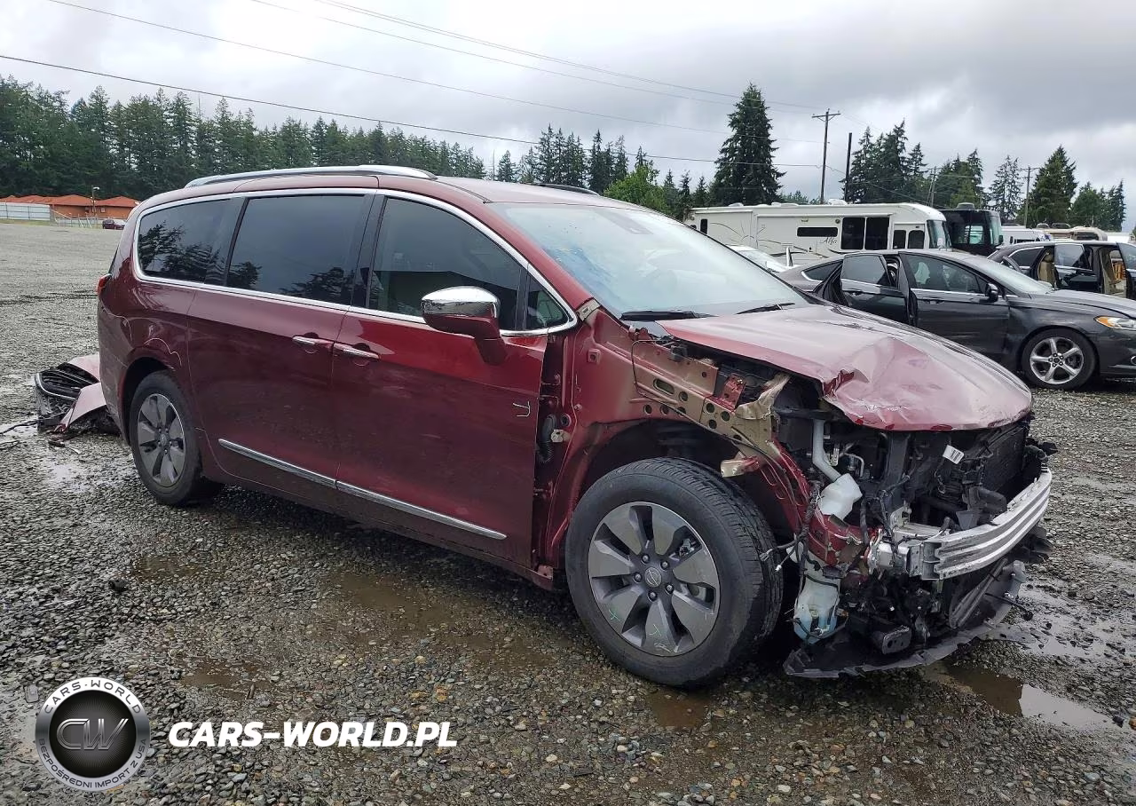 2017 Chrysler Pacifica Ehybrid Platinum VIN:2C4RC1N7XHR789107 - 4