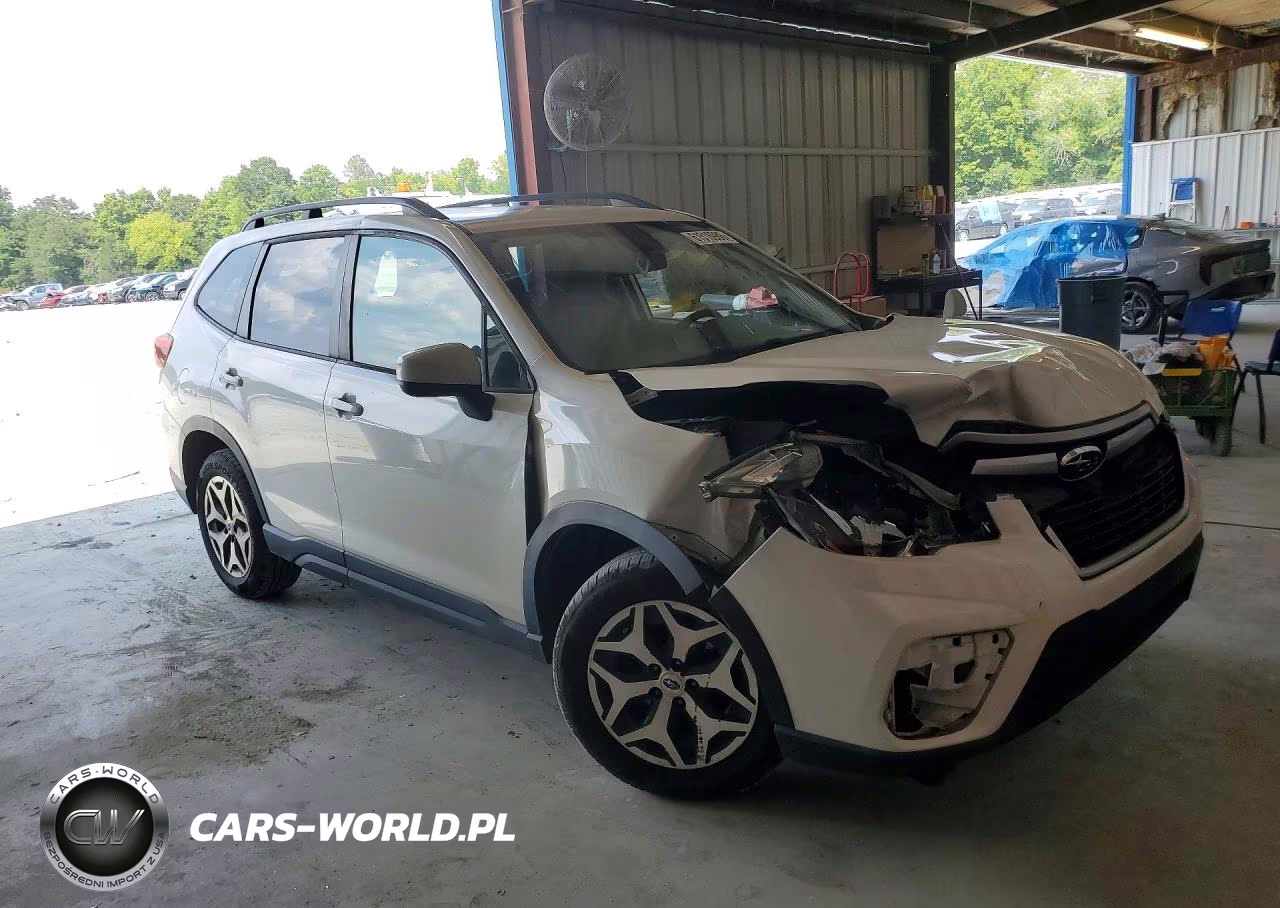 2019 Subaru Forester Premium VIN:JF2SKAEC4KH465060 - 4