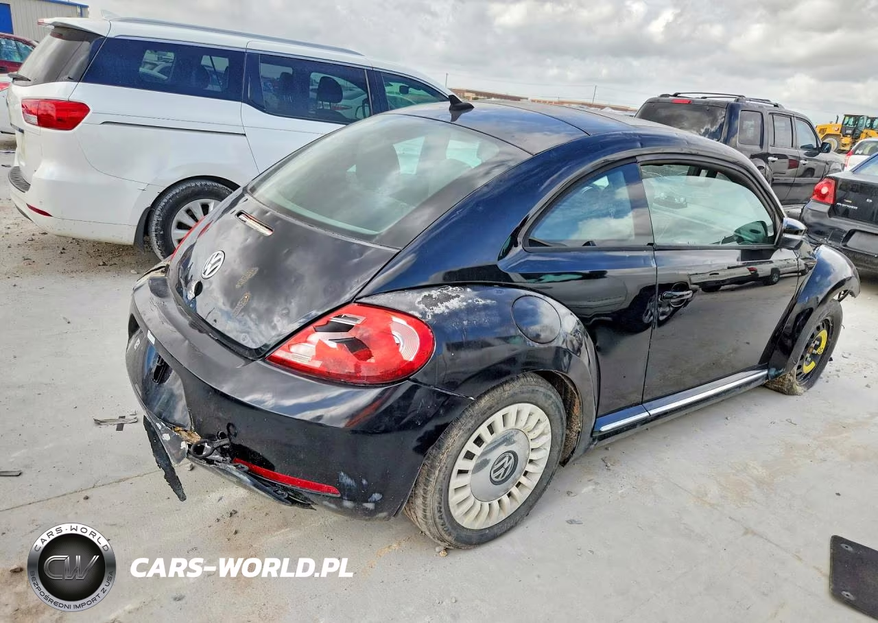 2013 Volkswagen Beetle VIN:3VWJP7AT7DM688497 - 3