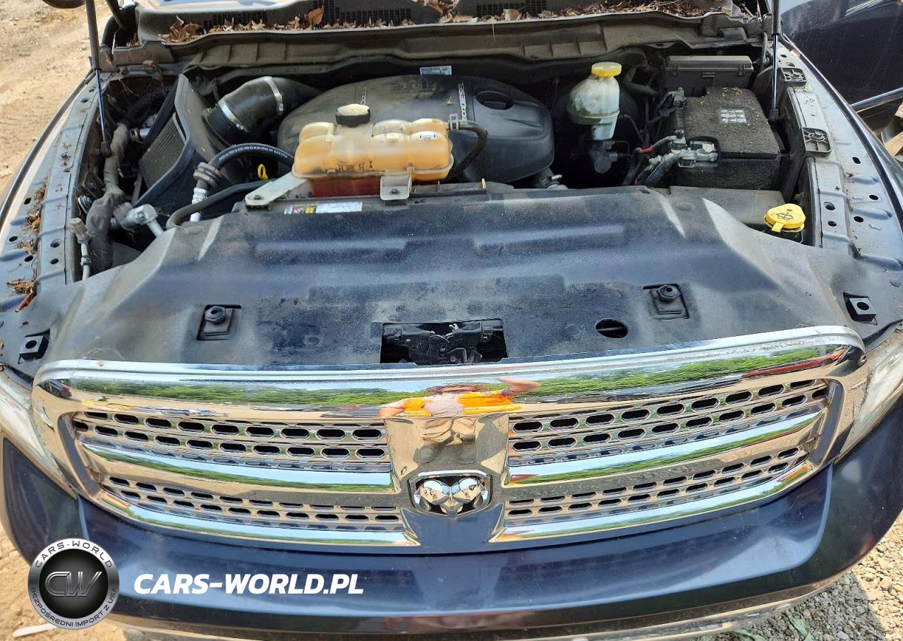 2018 Ram 1500 Laramie VIN:1C6RR7NM0JS237294 - 11