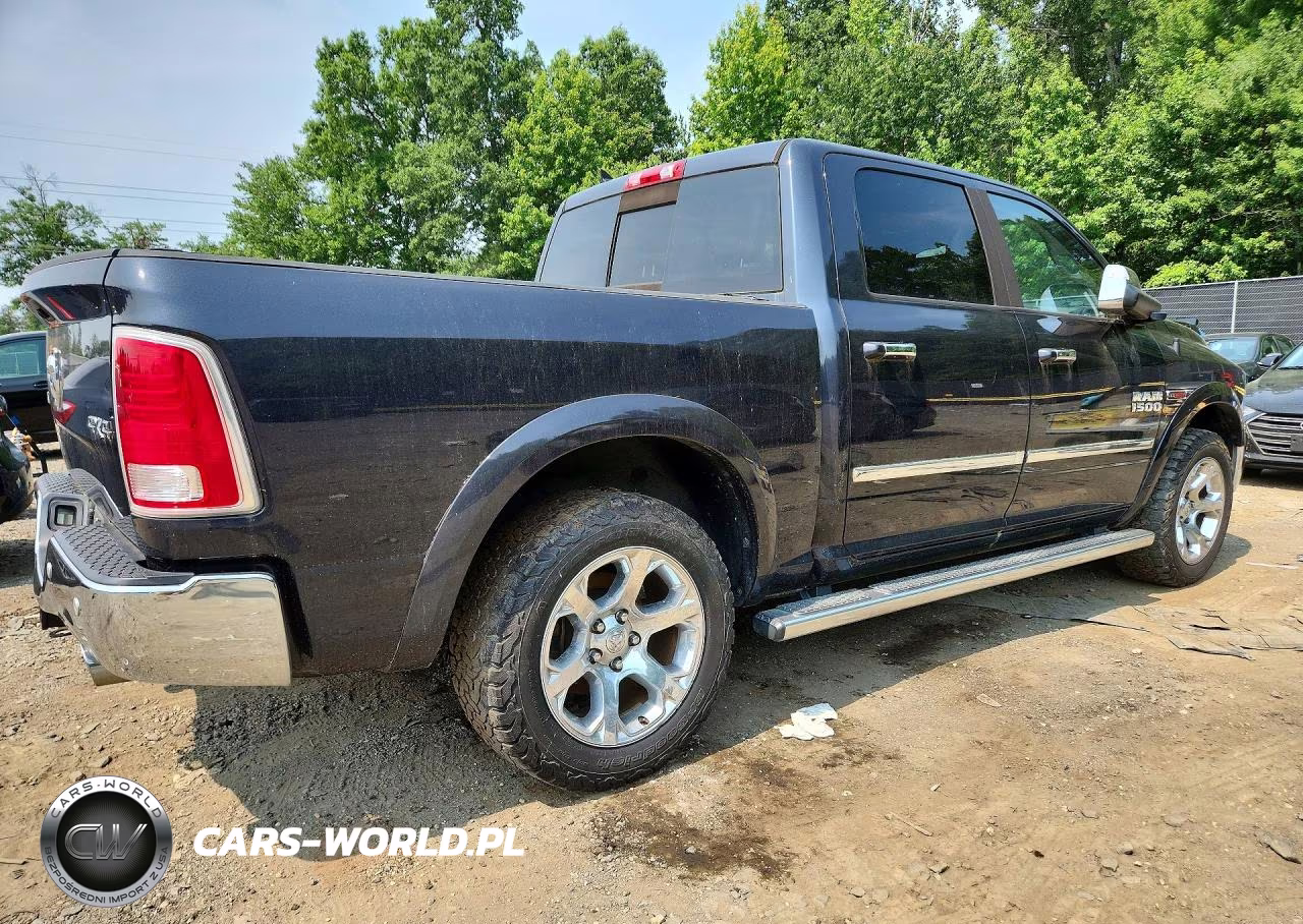 2018 Ram 1500 Laramie VIN:1C6RR7NM0JS237294 - 3
