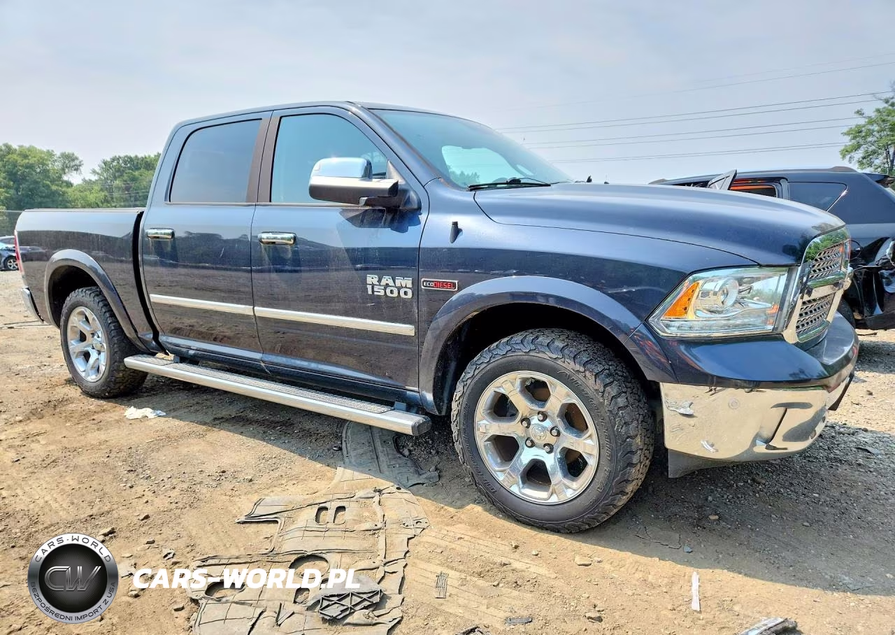 2018 Ram 1500 Laramie VIN:1C6RR7NM0JS237294 - 4