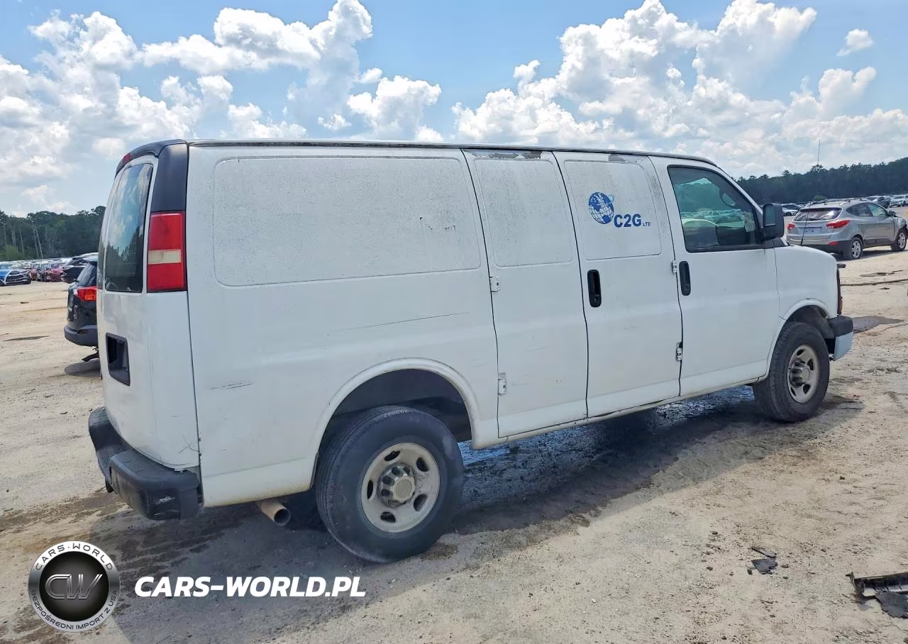 2011 Chevrolet Express 2500 Delivery Van VIN:1GCWGFFA6B1113036 - 3