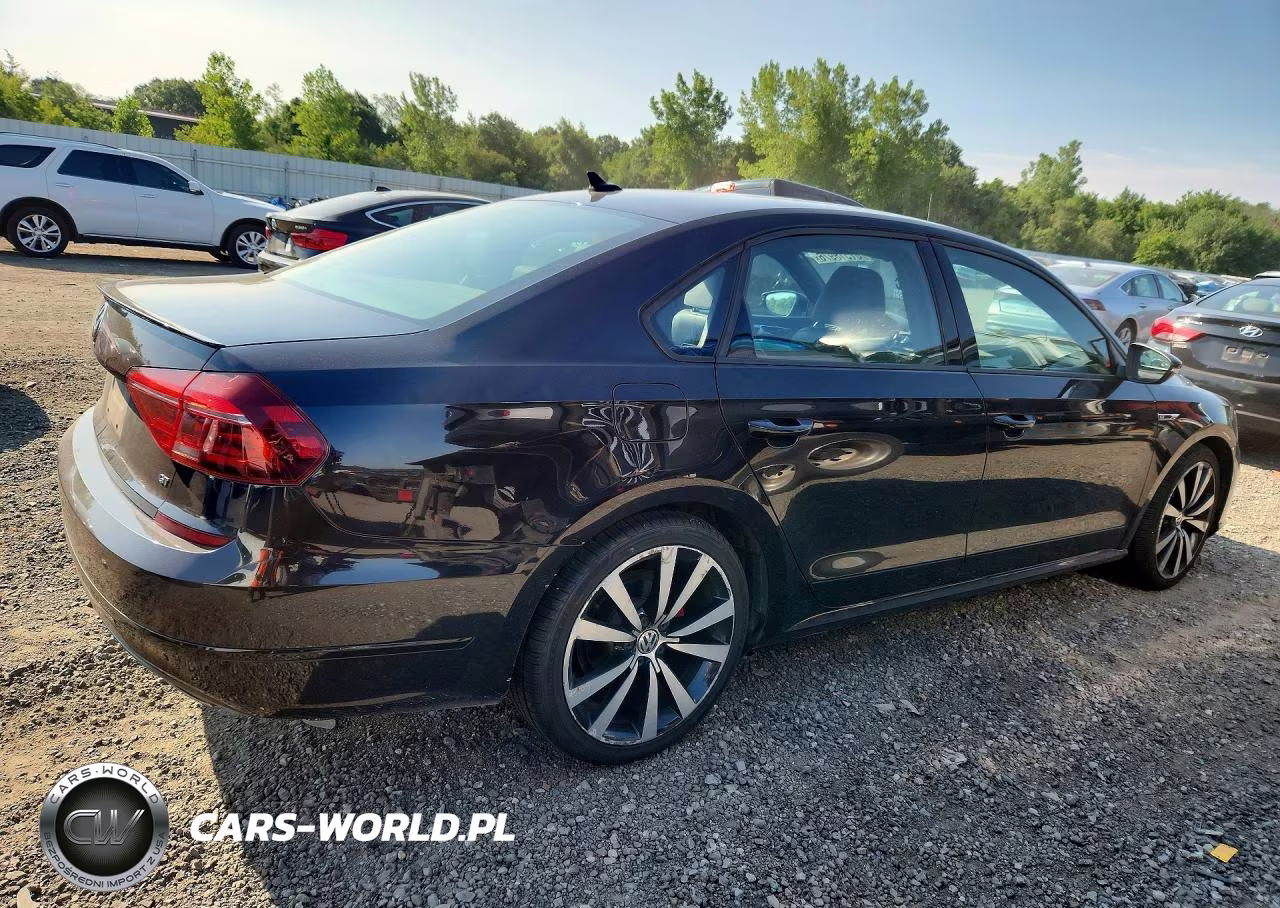 2018 Volkswagen Passat Gt VIN:1VWJM7A35JC046396 - 3