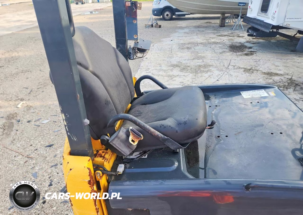 2018 Komatsu Forklift - Stand Up Forklift VIN:93956 - 6