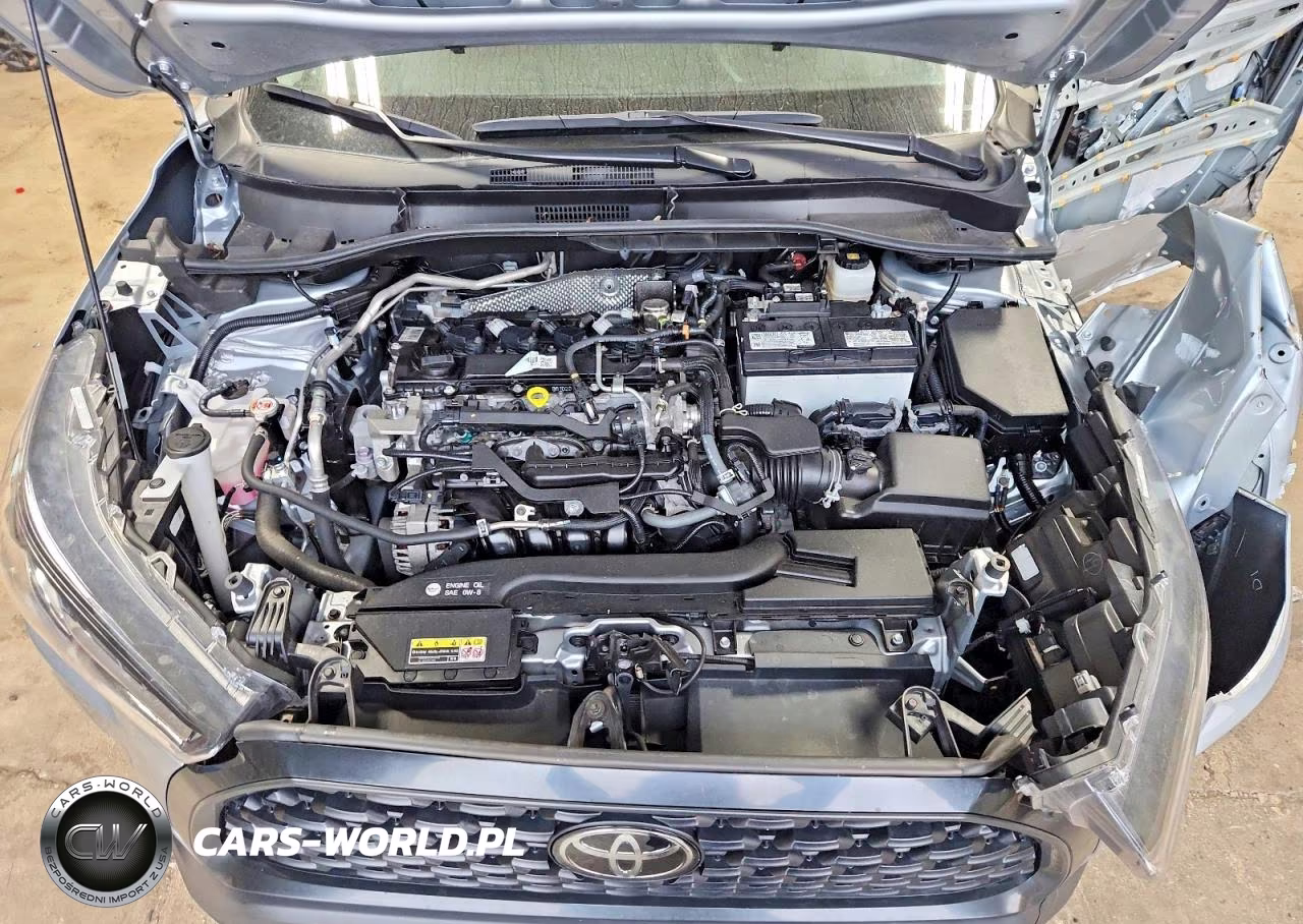 2024 Toyota Corolla Cross Le VIN:7MUCAABG1RV082668 - 11